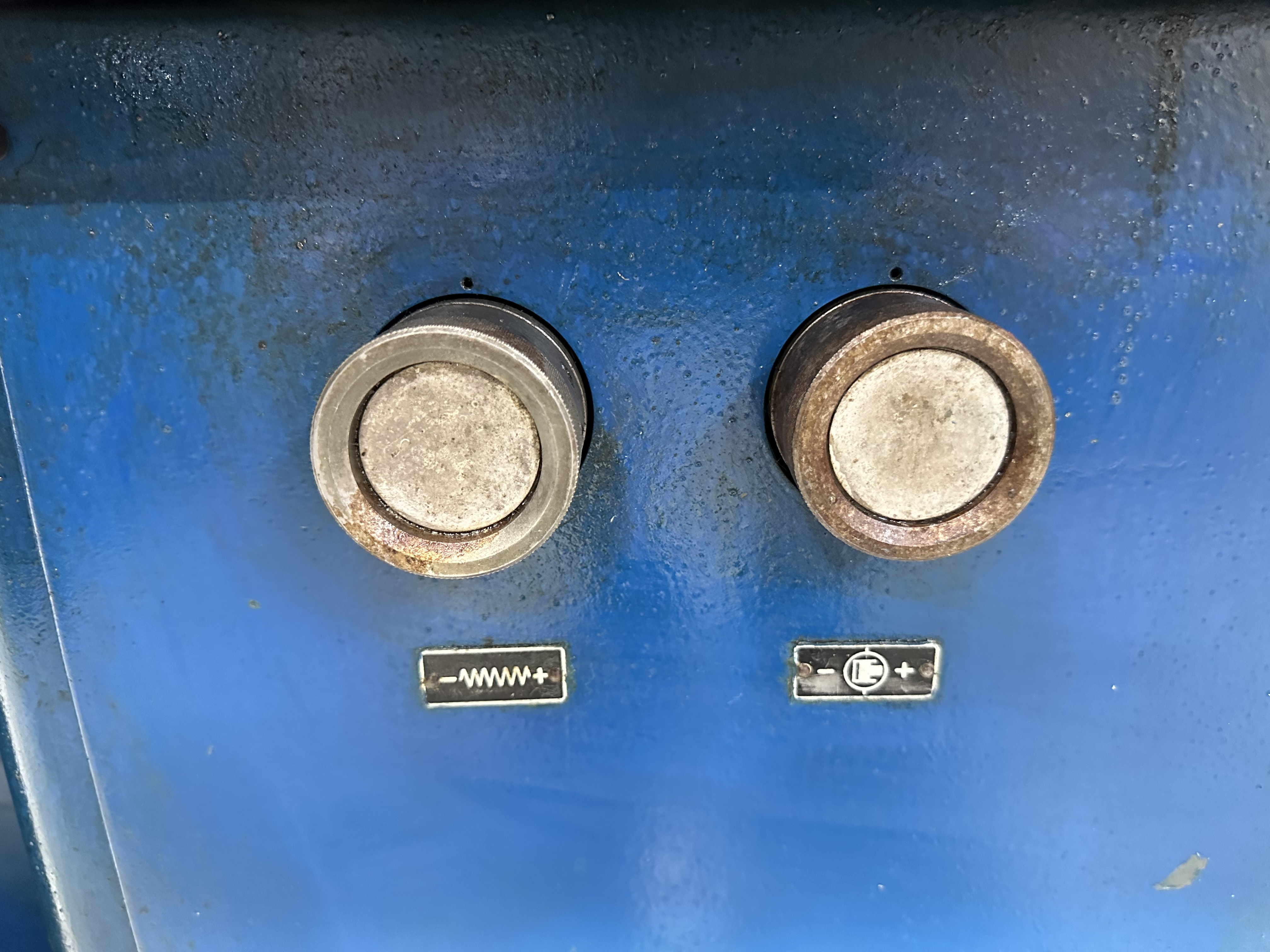Pee Wee Pizu Cylindrical Cold Forming Thread Rolling Machine (1970)