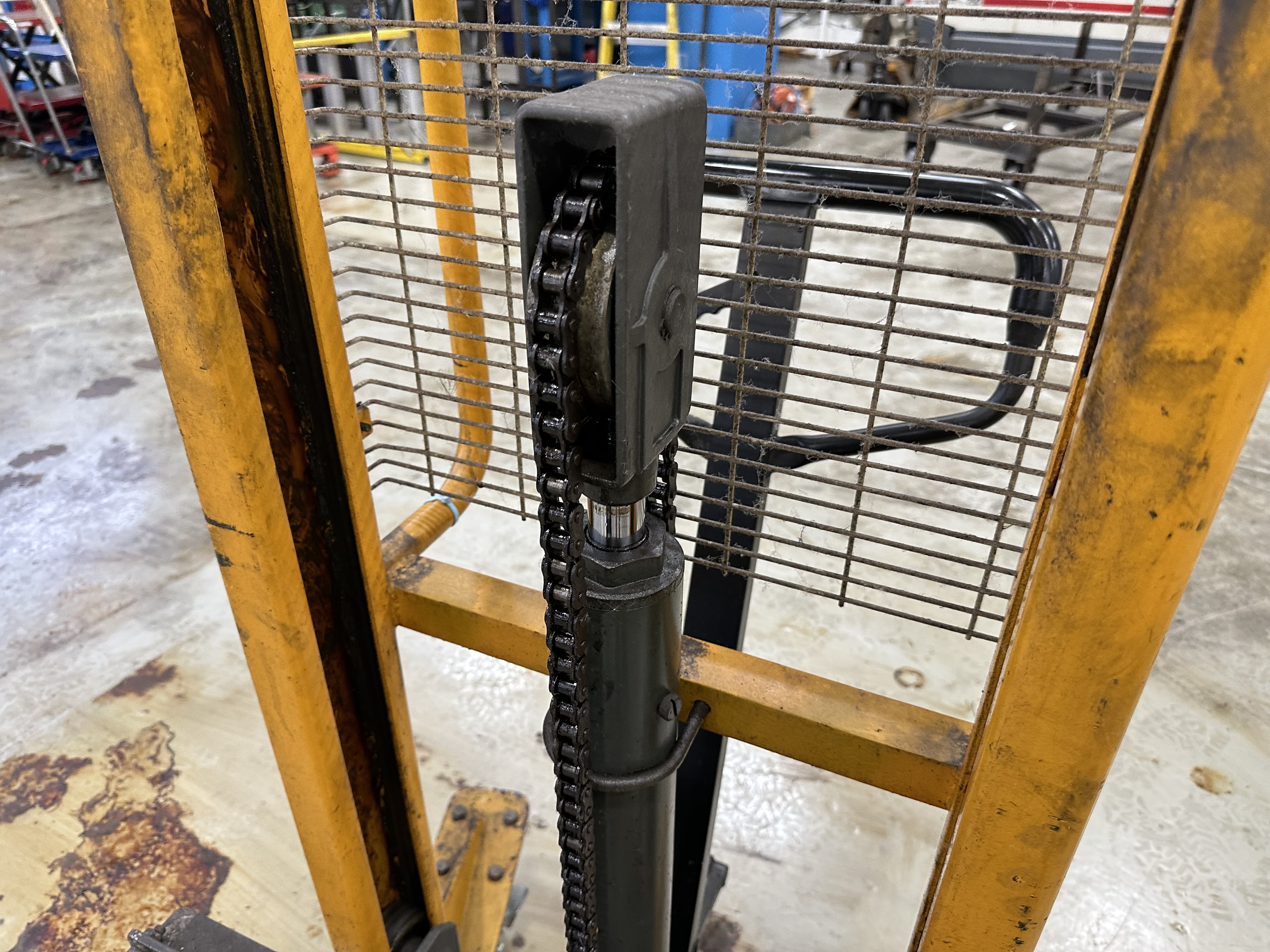 Robur M/500 Manual Pallet Stacker (2006)