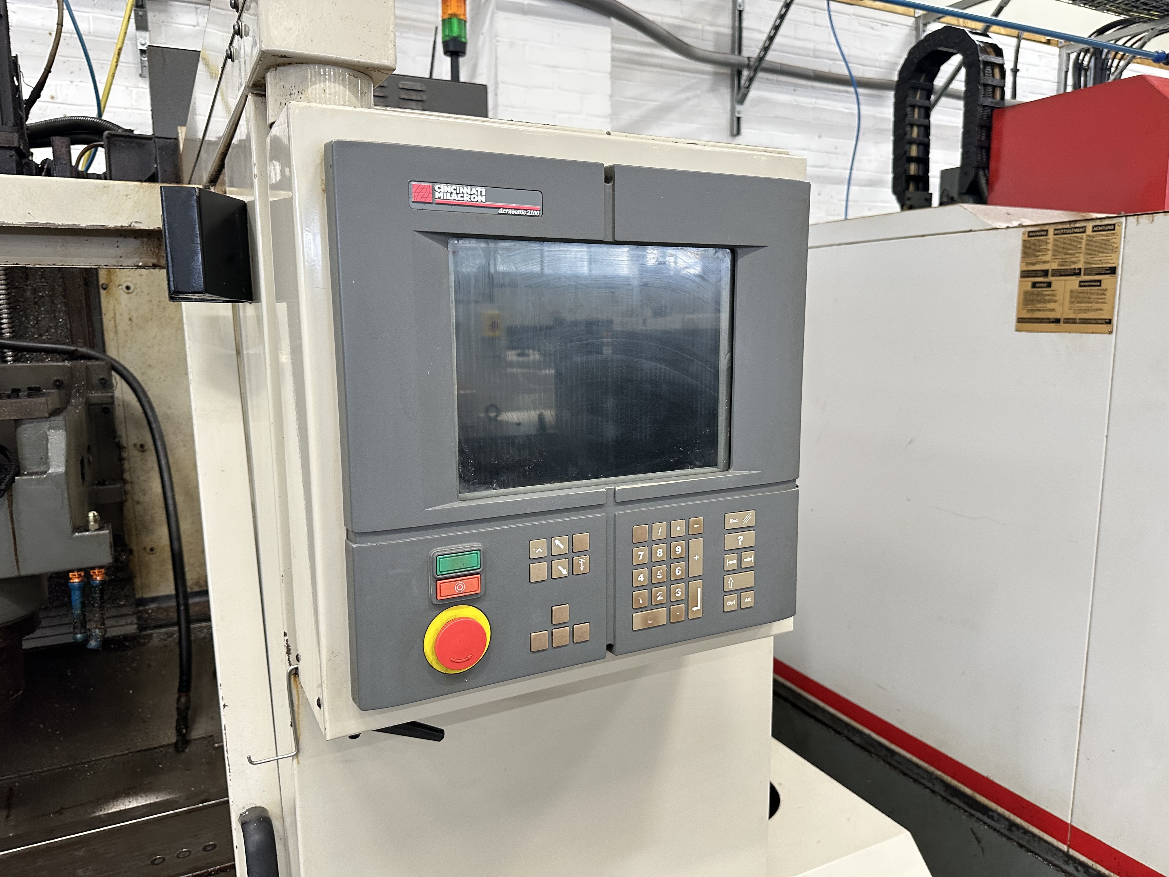 Cincinnati Milacron Arrow 500 CNC Vertical Mill with Acramatic 2100 Control