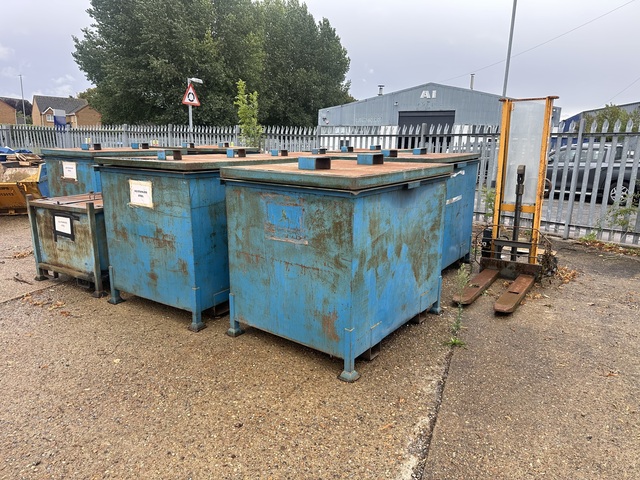 Various Size Waste Bin/Swarf Bins with Lids