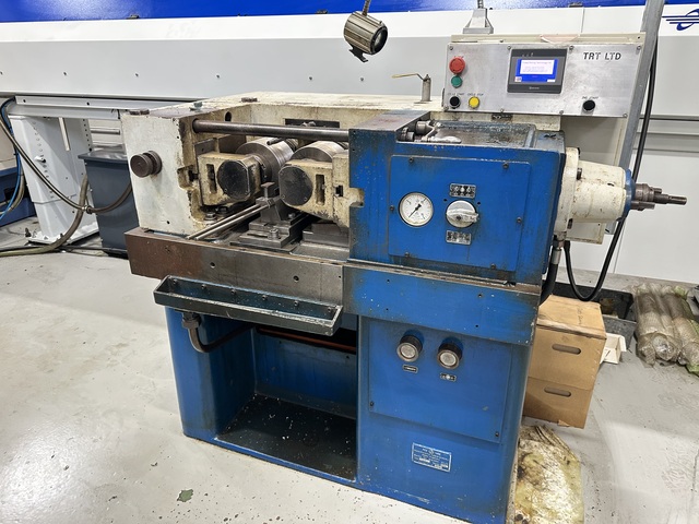 Pee Wee Pizu Cylindrical Cold Forming Thread Rolling Machine (1970)