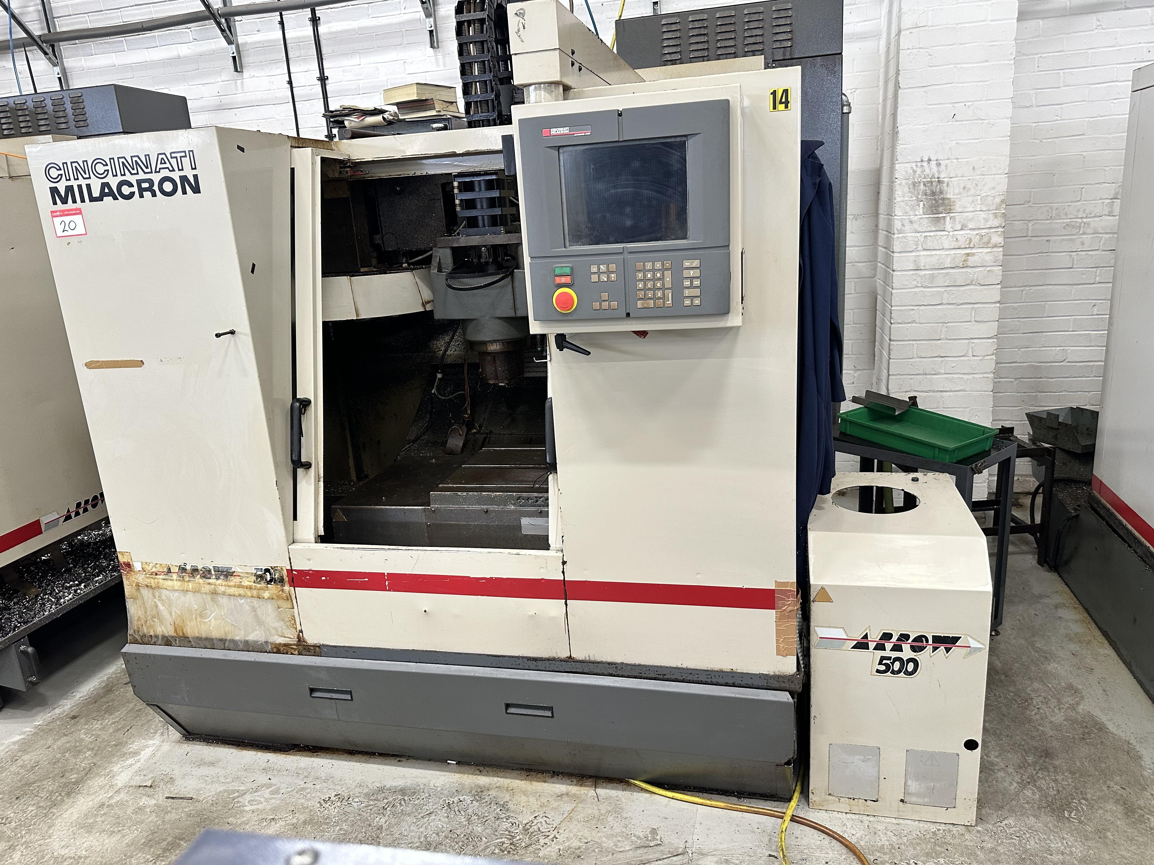 Cincinnati Milacron Arrow 500 CNC Vertical Mill with Acramatic 2100 Control