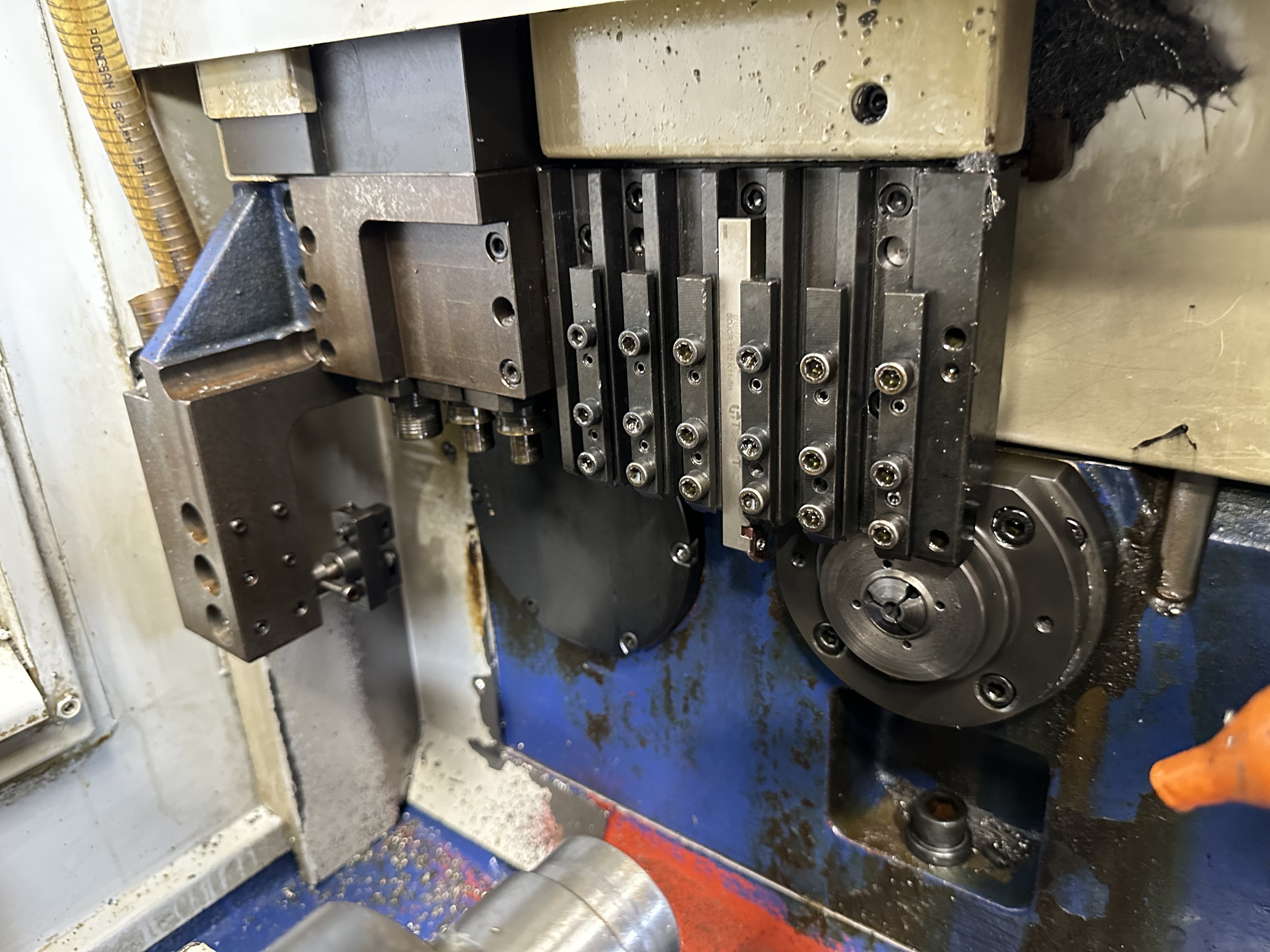 Hanwha SL12S Sliding Head Lathe 5 Axis Machine with Fanuc Series 18i-T CNC Control (2003)