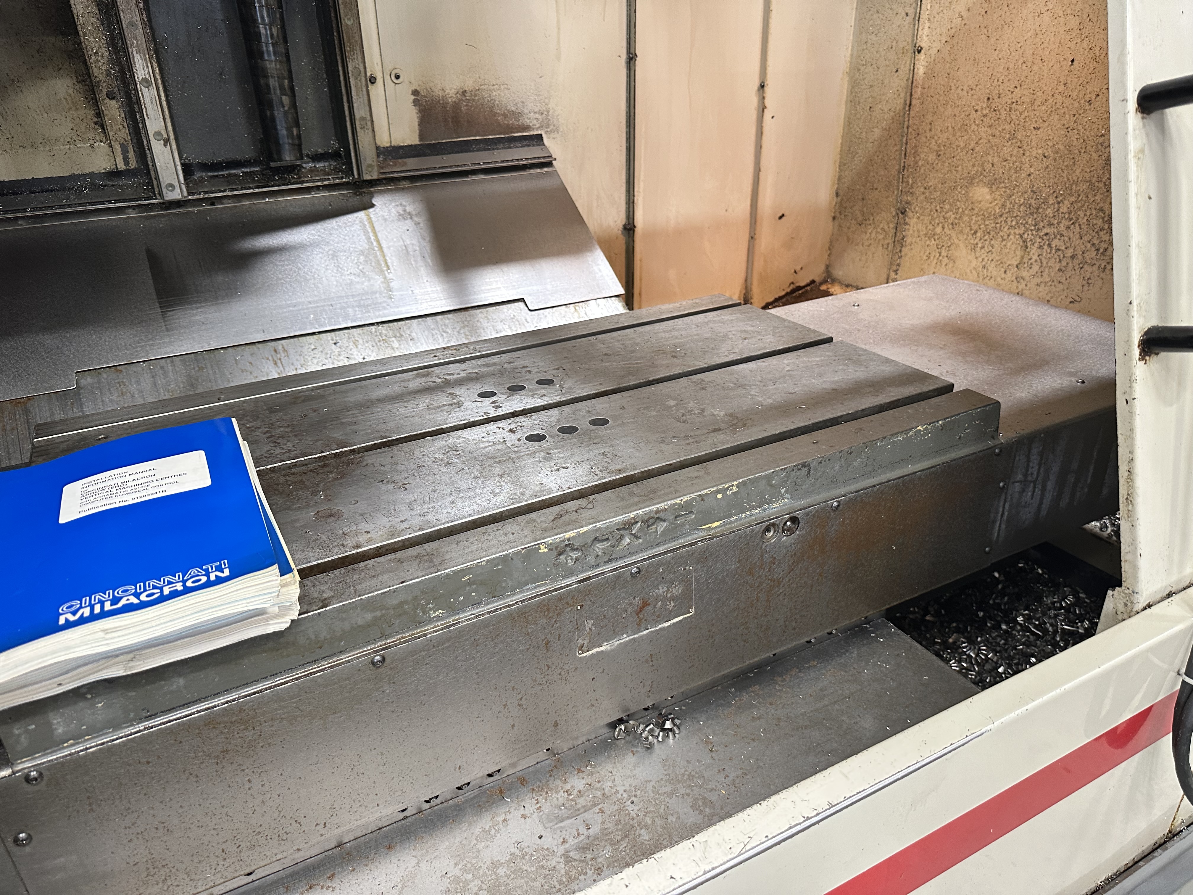 Cincinnati Milacron Arrow 750 CNC Vertical Milling Machine with Acramatic2100 Control