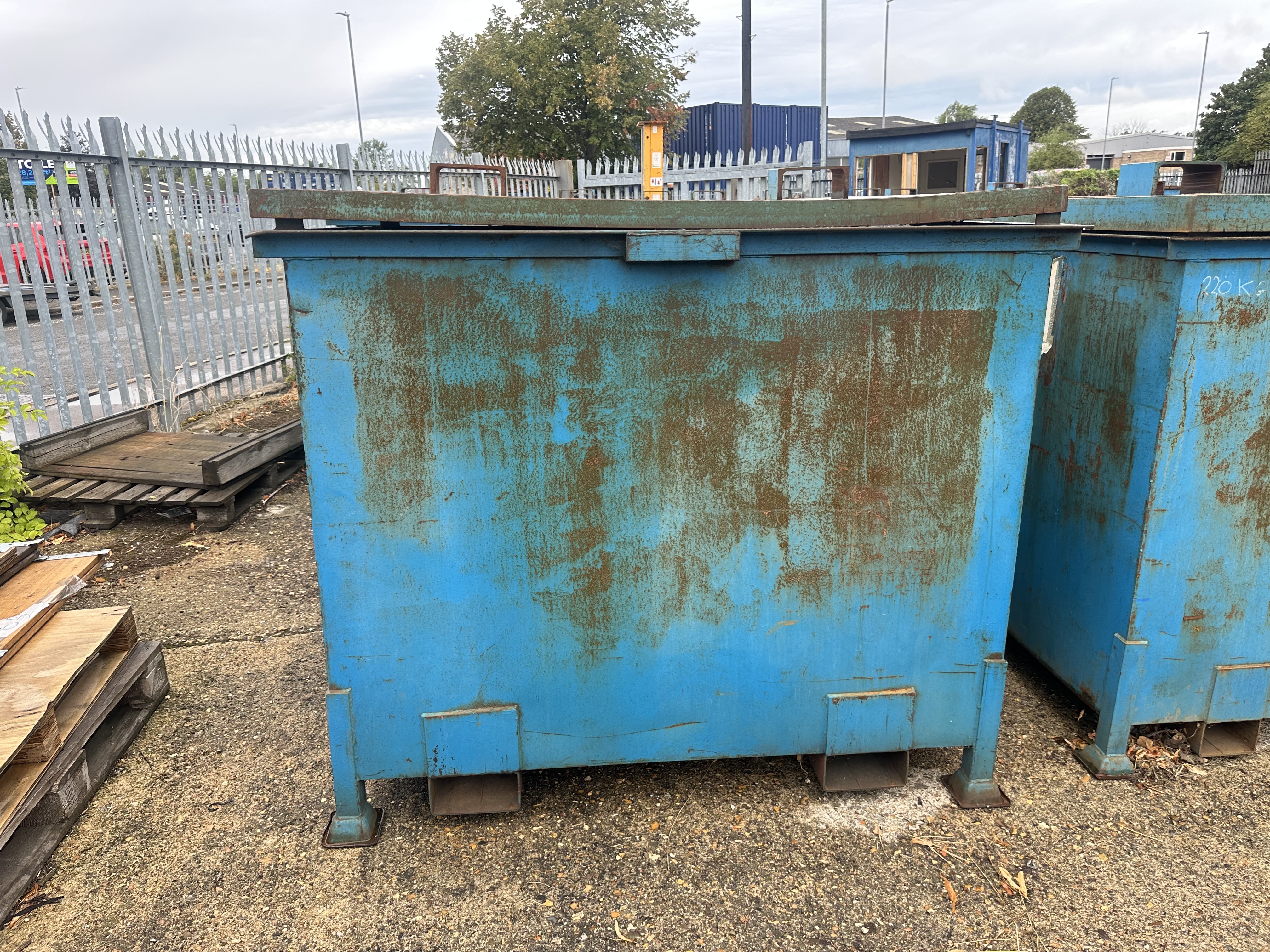 Various Size Waste Bin/Swarf Bins with Lids