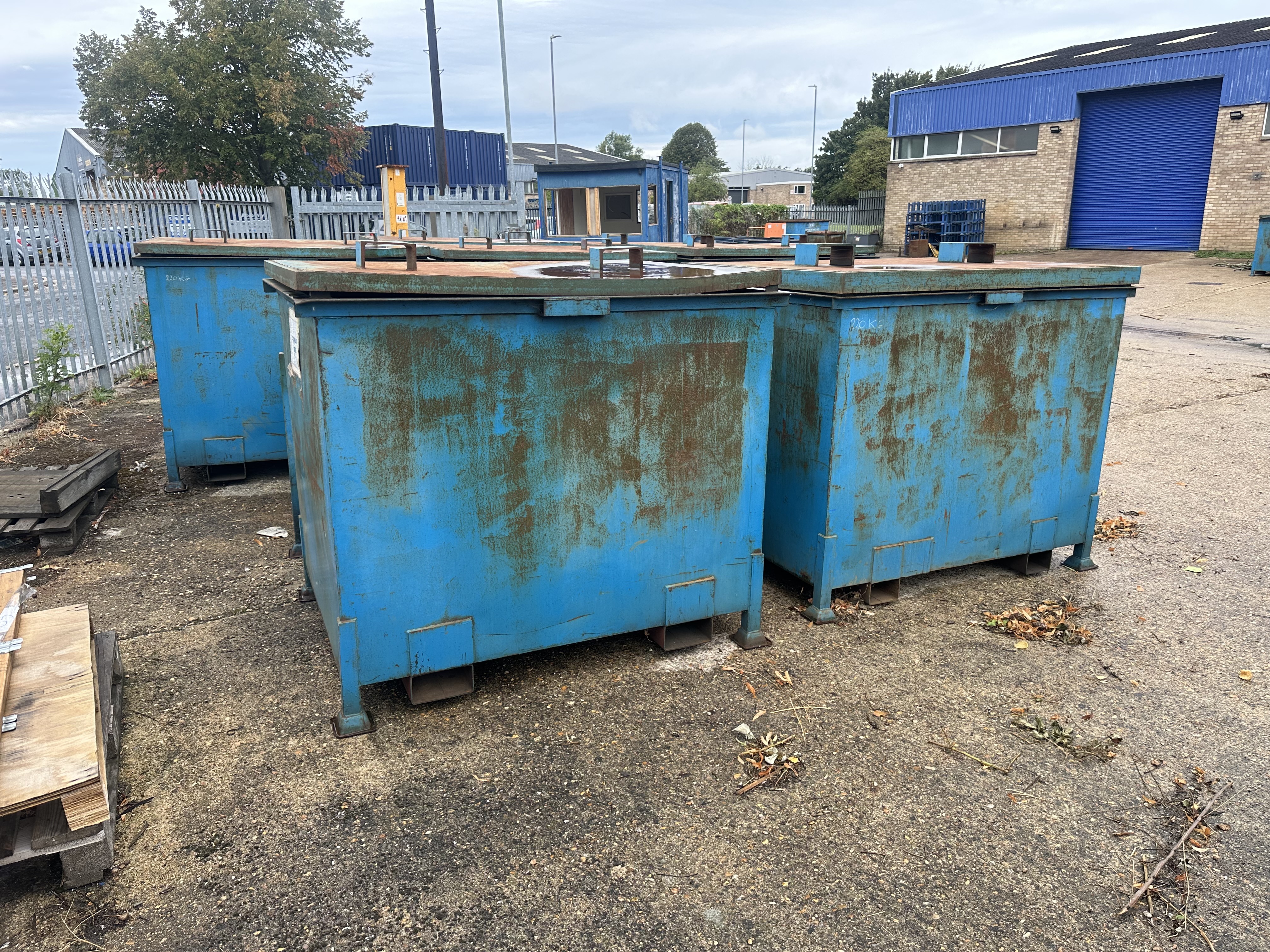 Various Size Waste Bin/Swarf Bins with Lids
