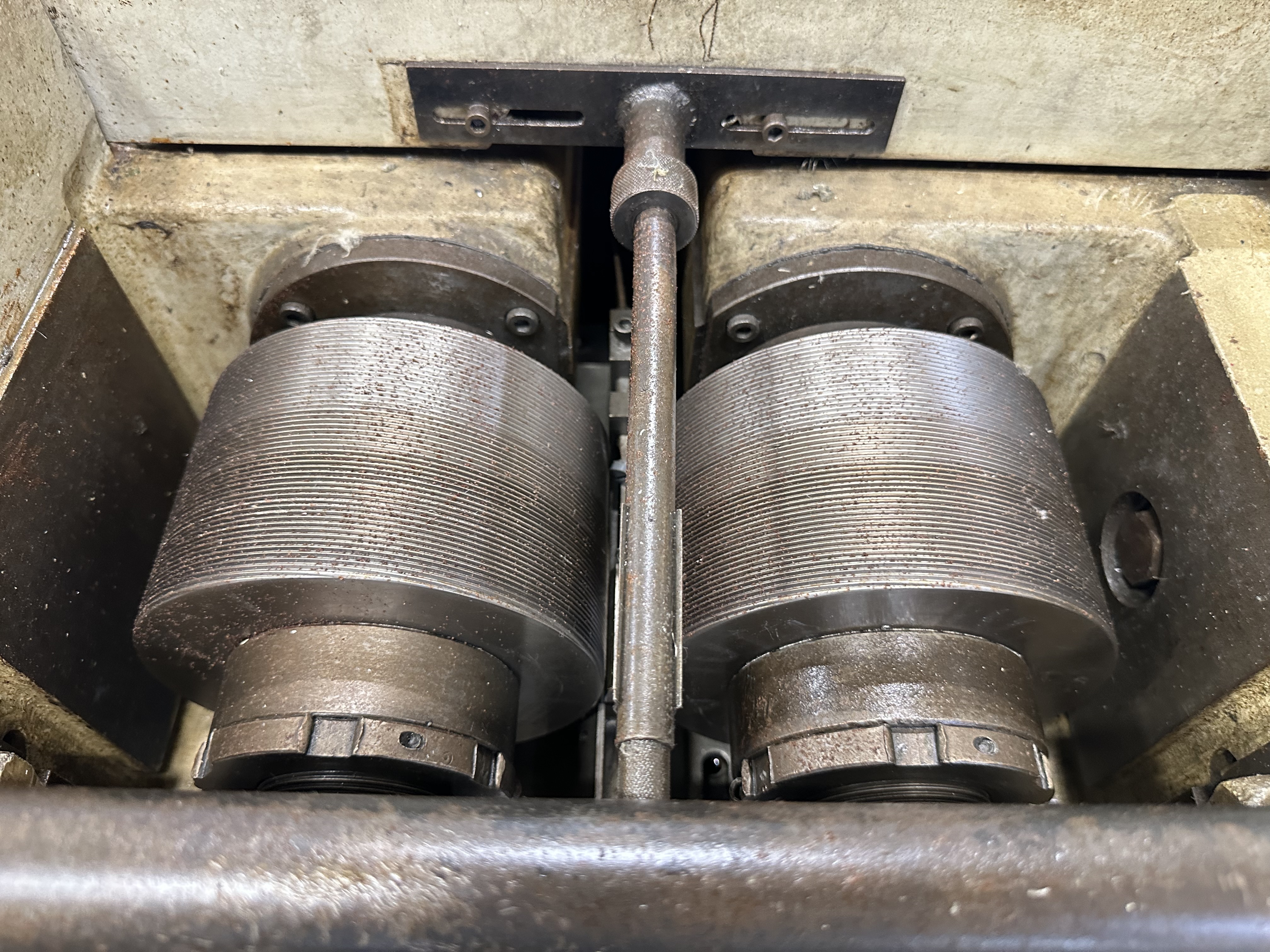 Pee Wee Pizu Cylindrical Cold Forming Thread Rolling Machine (1970)