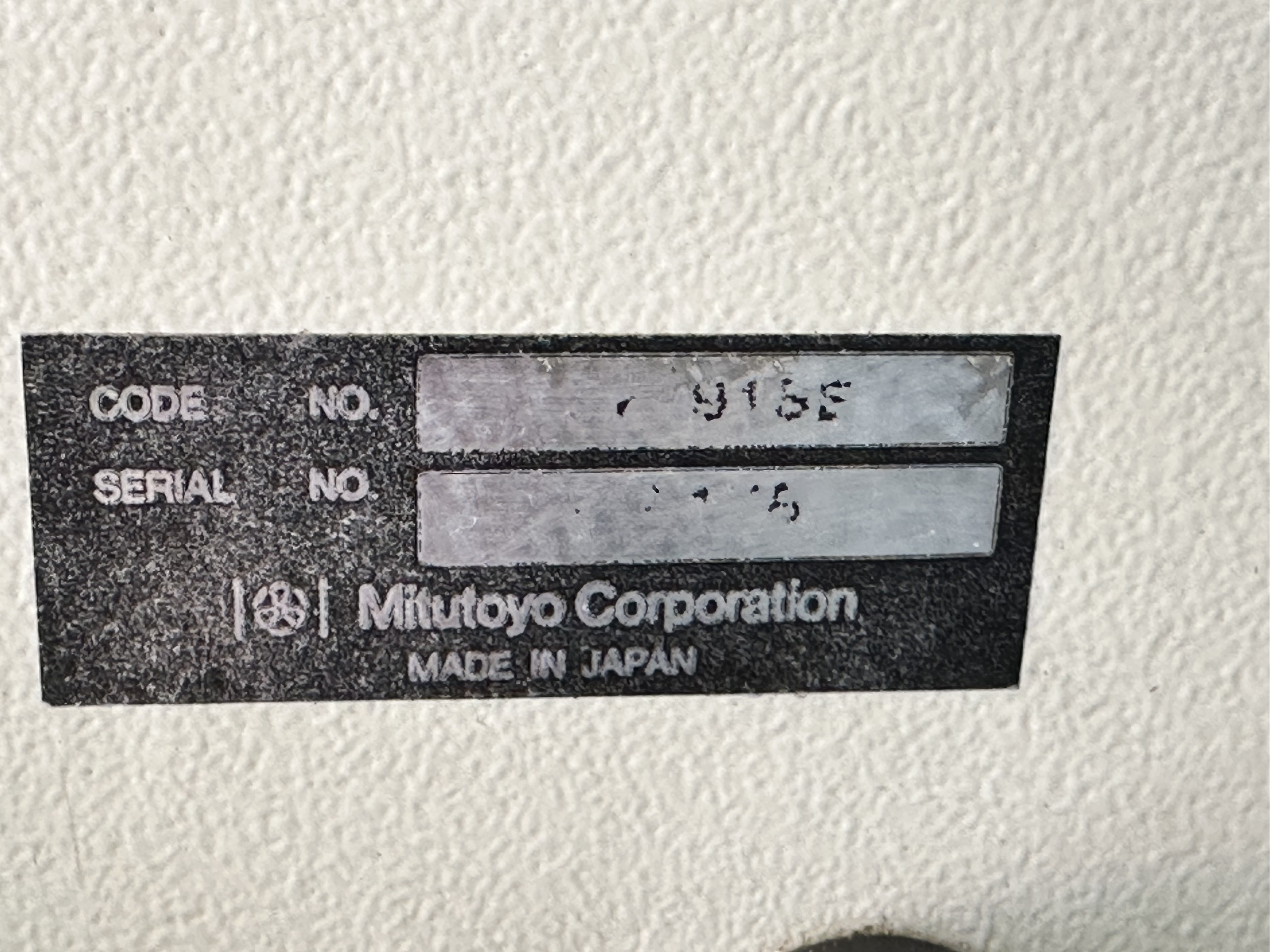 Mitutoyo PJ300 Profile Projector/Shadow Graph