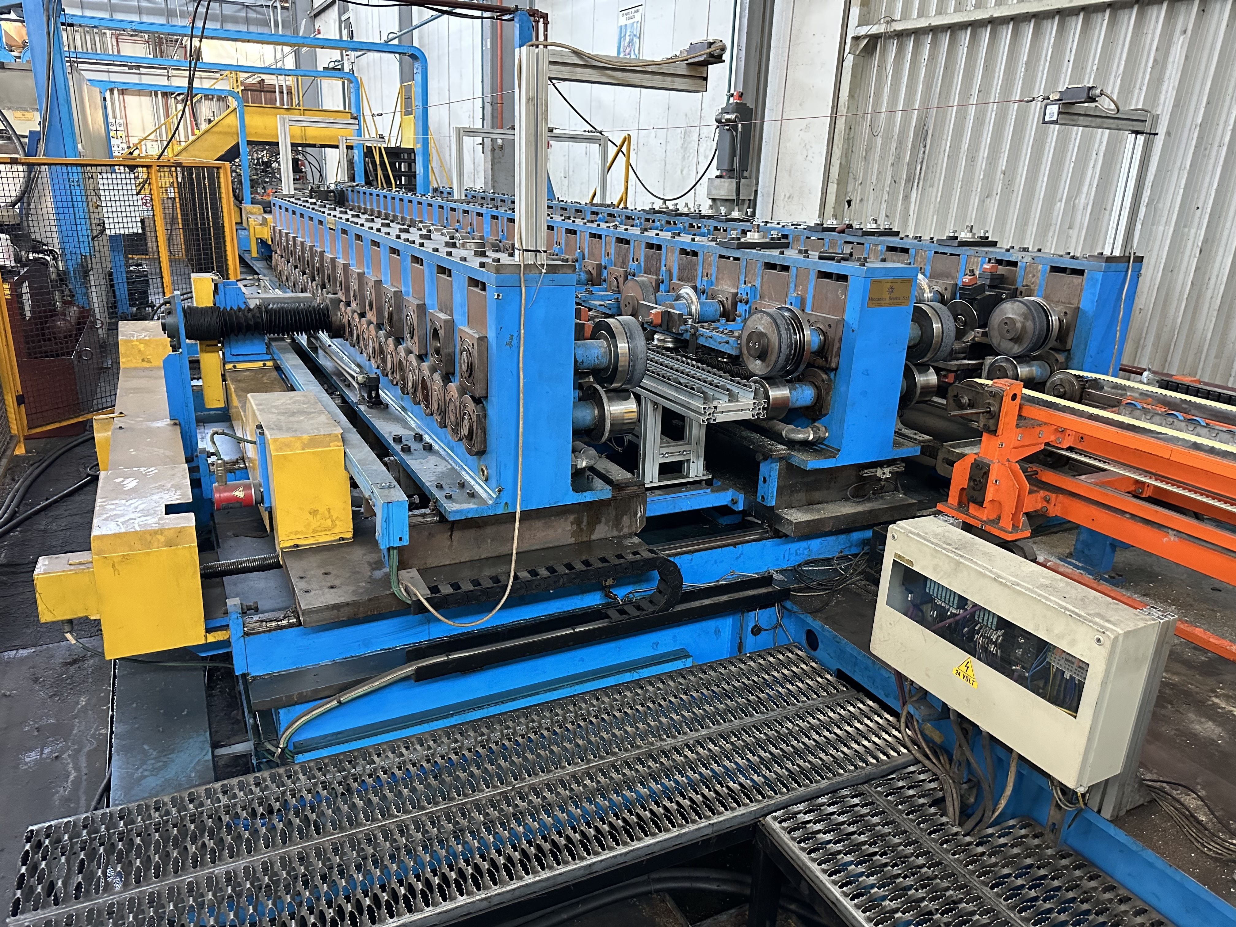 Barreta DOD/SD Side Panel Line (2000)