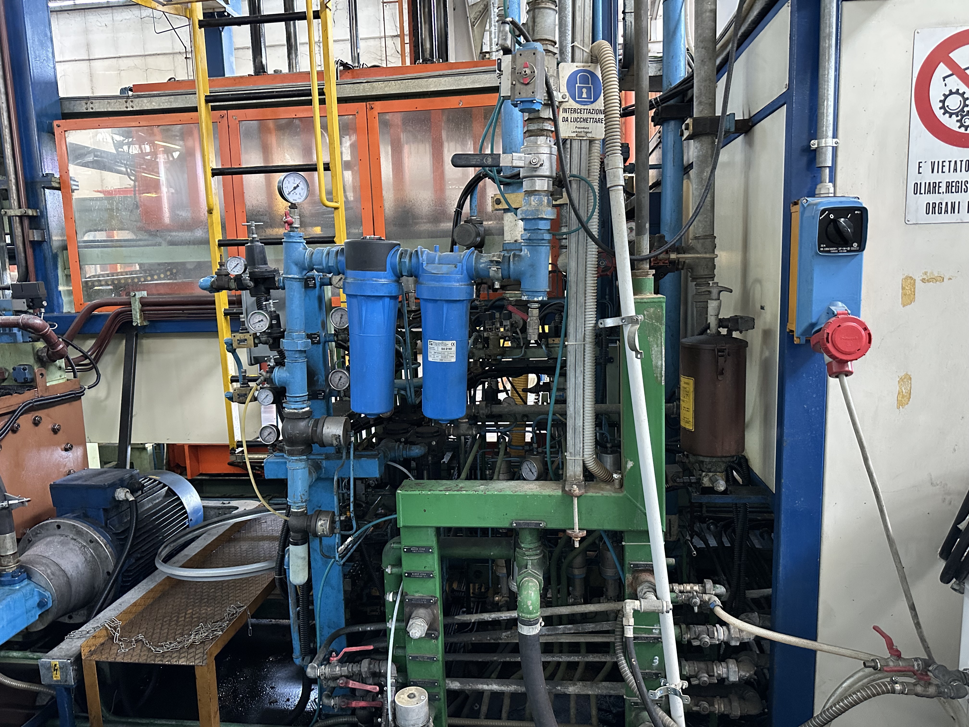 COMI SL2000 x 900 x 550mm Thermoforming Machine (1995)