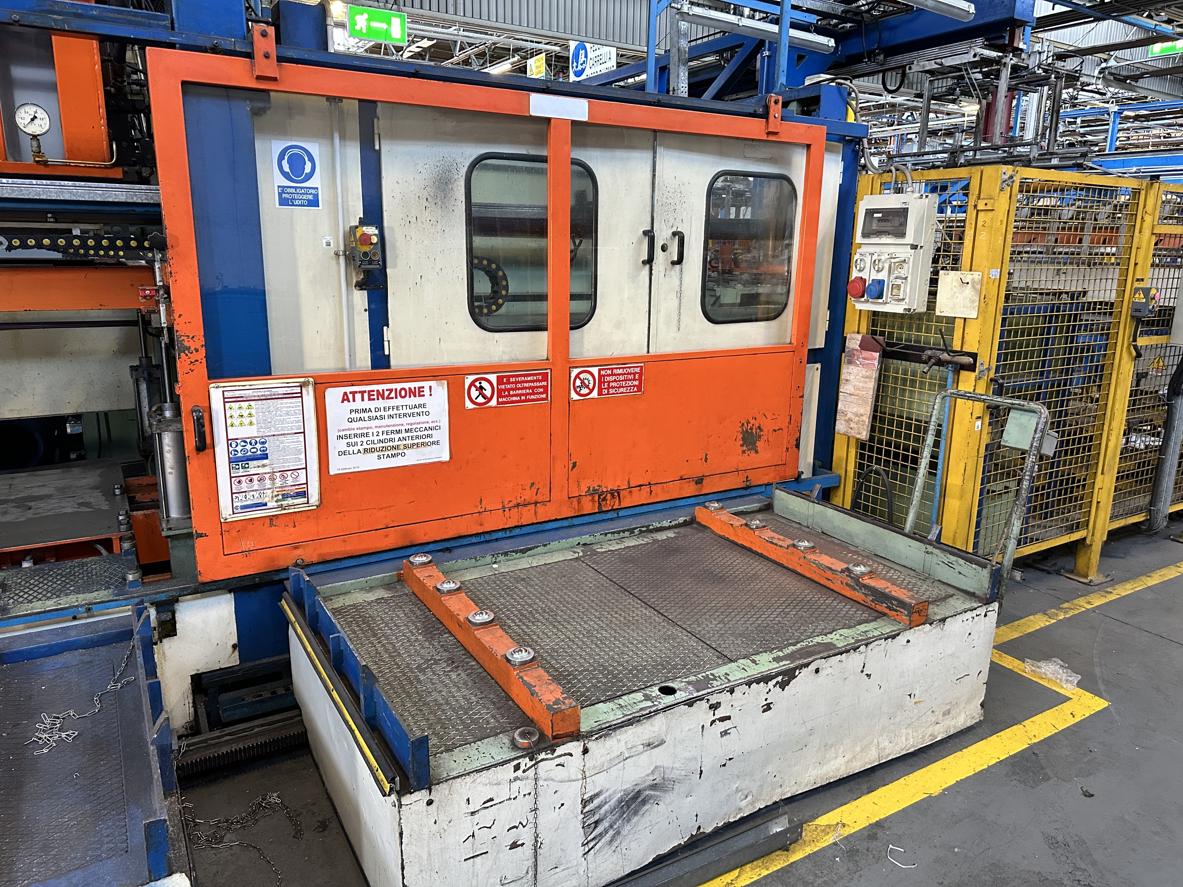 COMI SL2000 x 900 x 550mm Thermoforming Machine (1995)