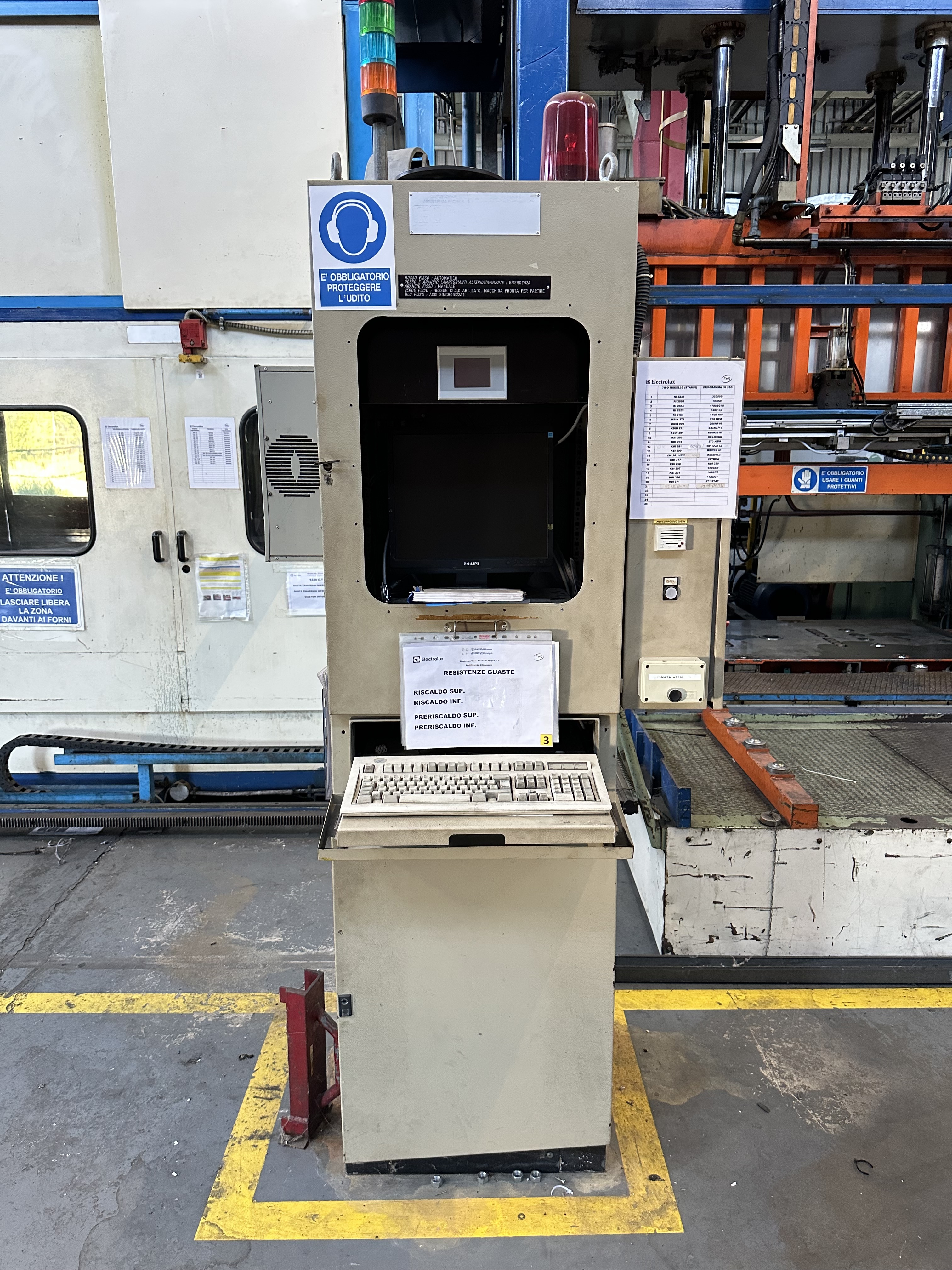 COMI SL2000 x 900 x 550mm Thermoforming Machine (1995)