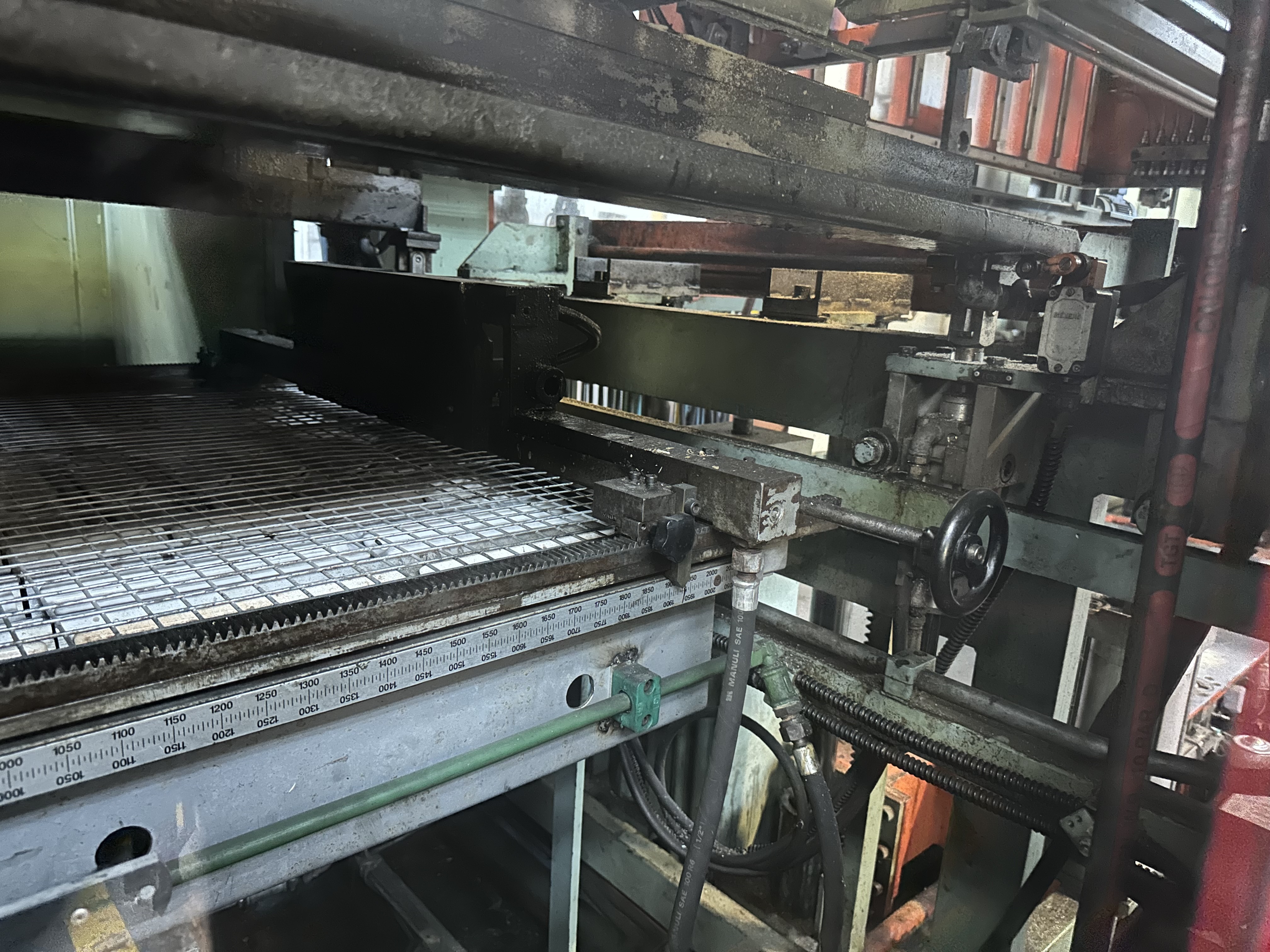 COMI SL2000 x 900 x 550mm Thermoforming Machine (1995)