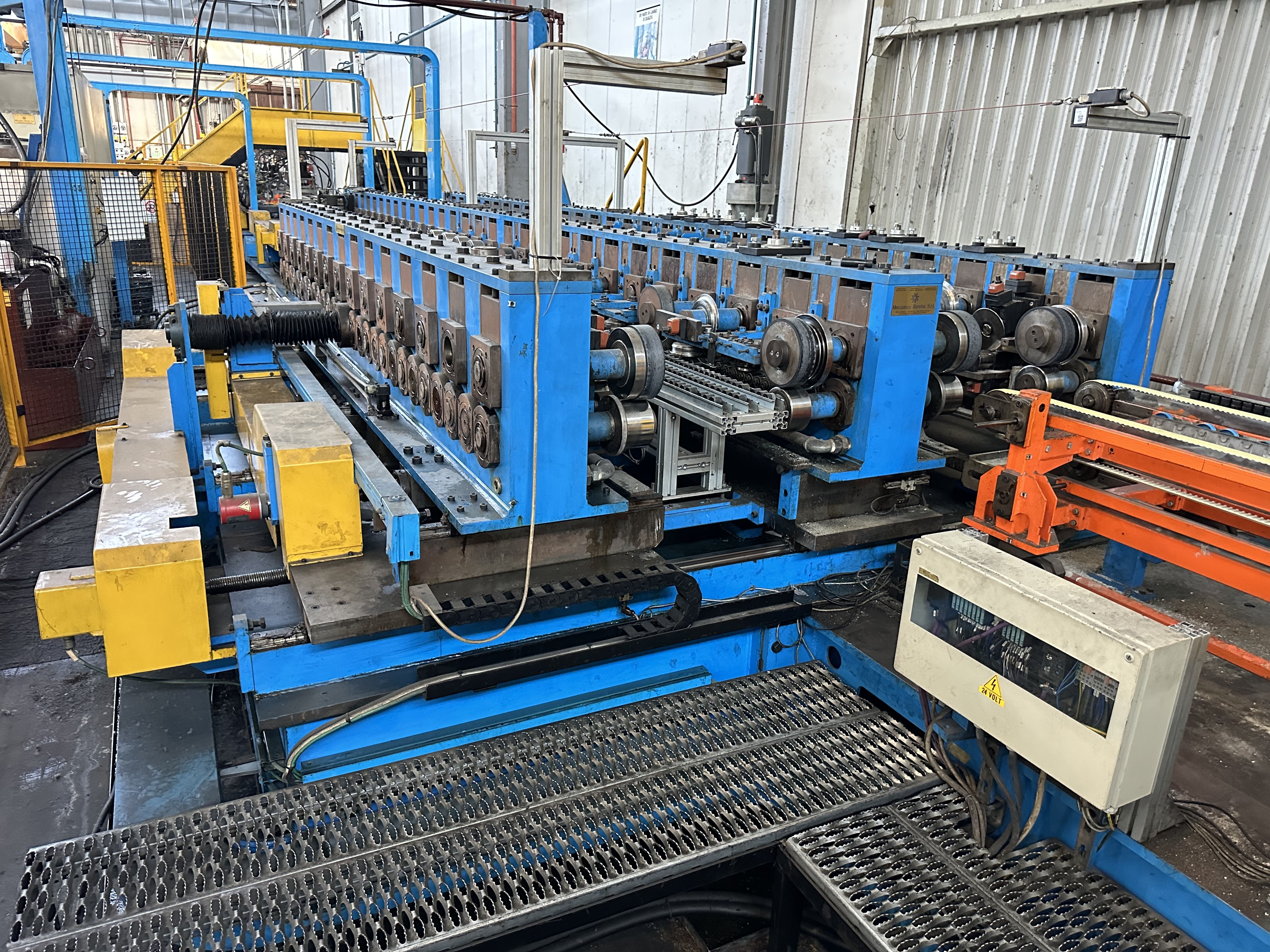 Barreta DOD/SD Side Panel Line (2000)