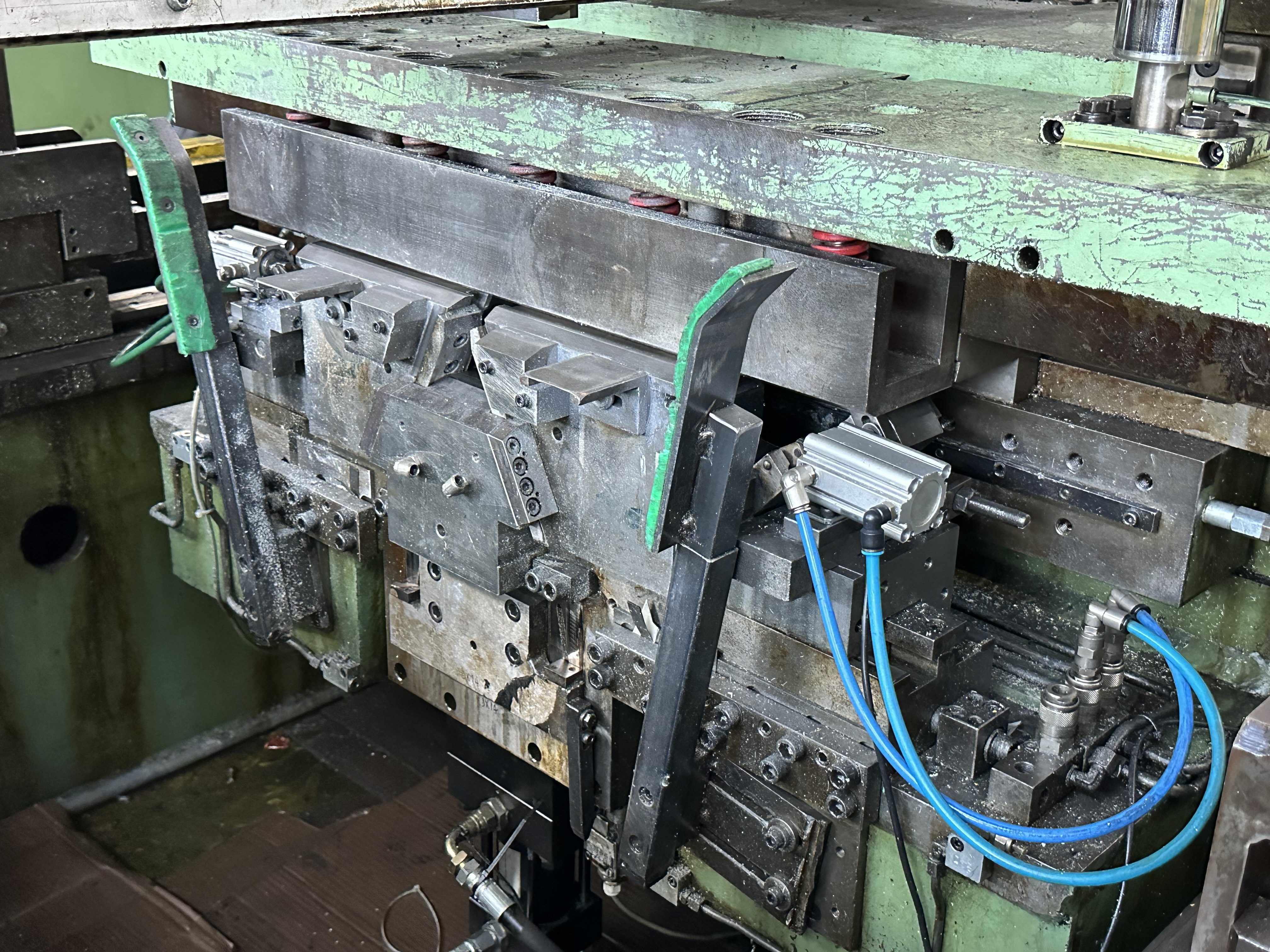 Sapim Door Panel Line (1982)