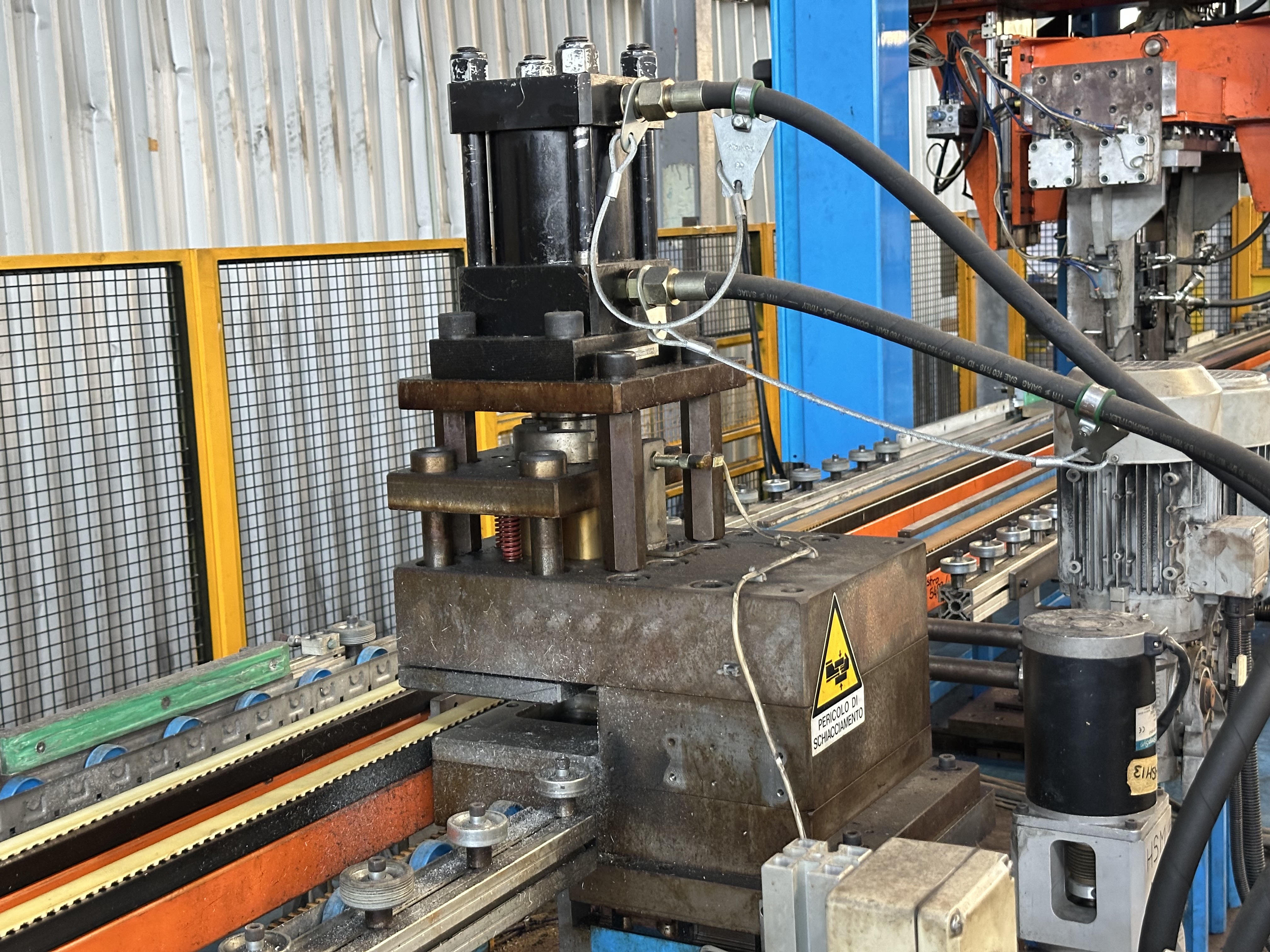 Barreta DOD/SD Side Panel Line (2000)
