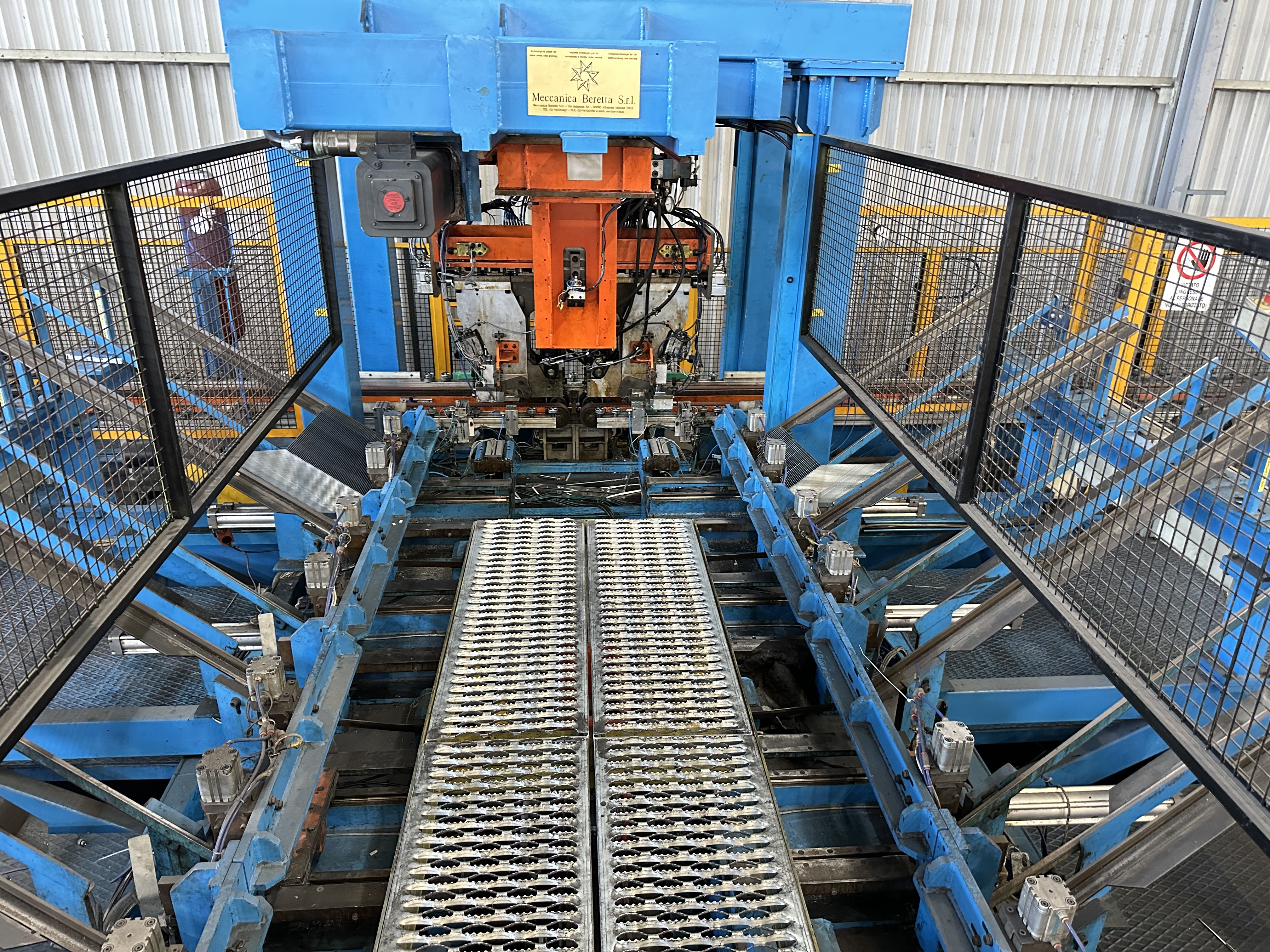 Barreta DOD/SD Side Panel Line (2000)