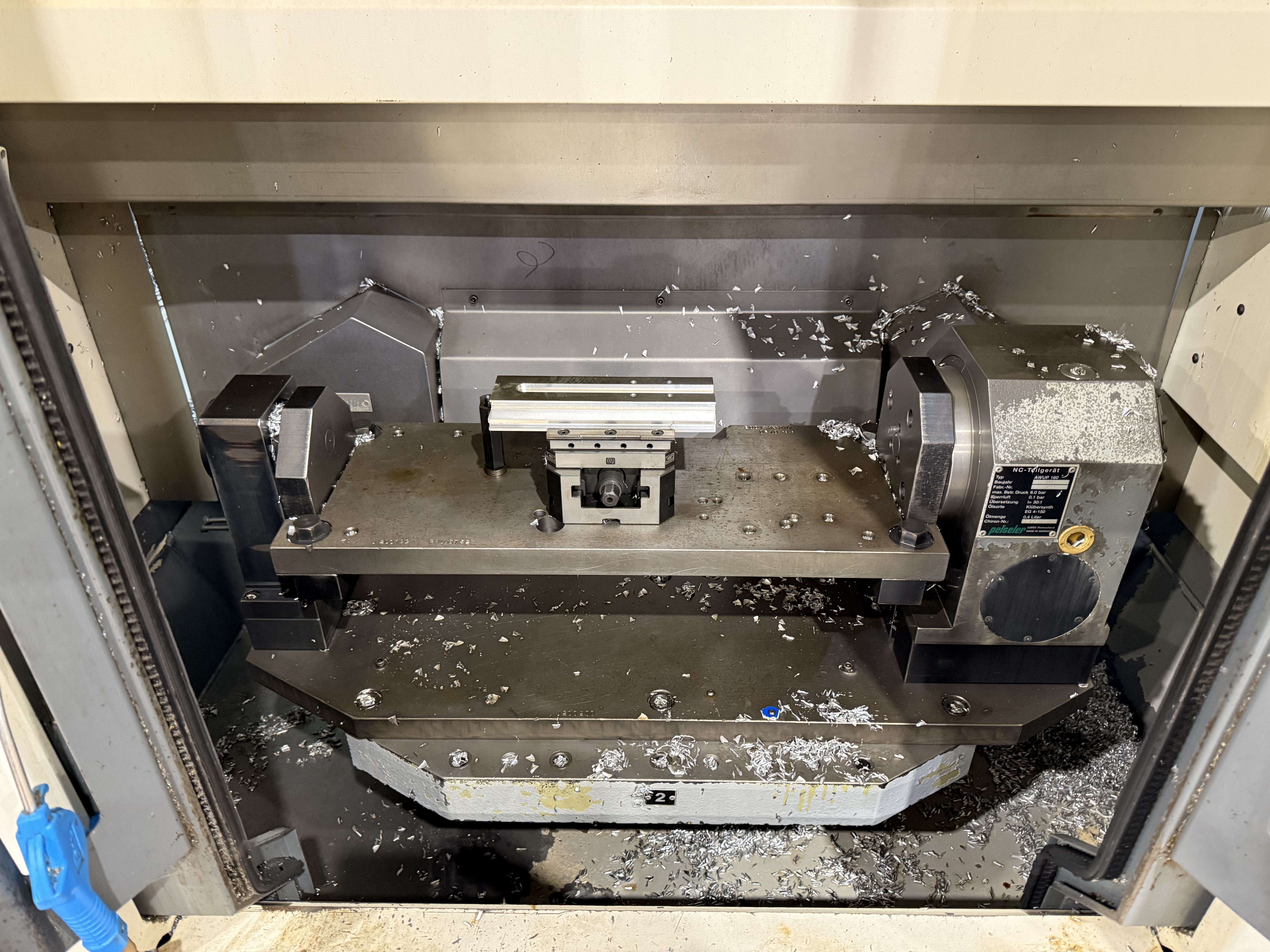 Chiron FZ 15 W High Speed Twin Pallet Vertical Machining Centre. (2002)