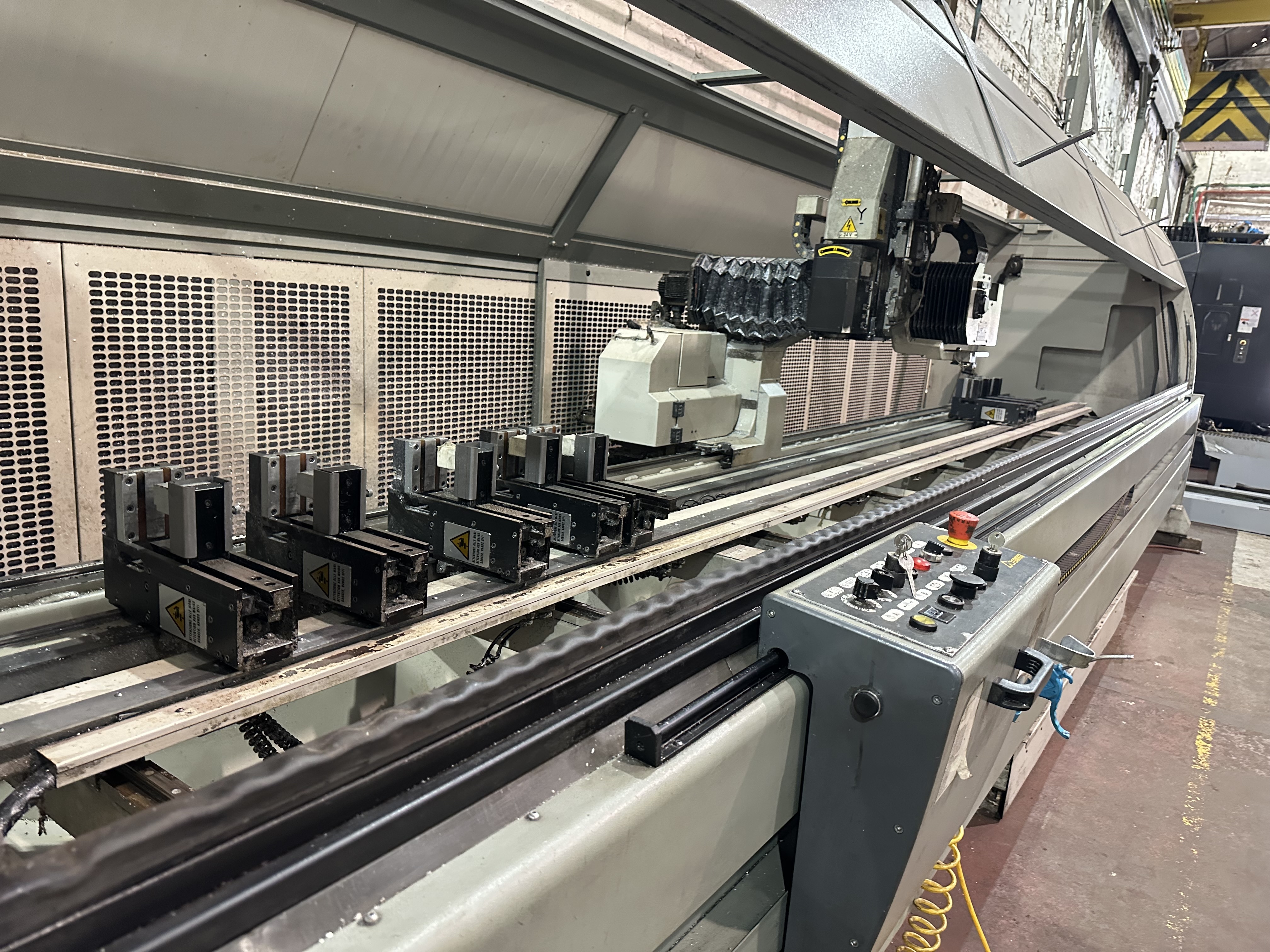 Emmegi Comet Isola, 4 Axis CNC Vertical Machining Centre (2004)