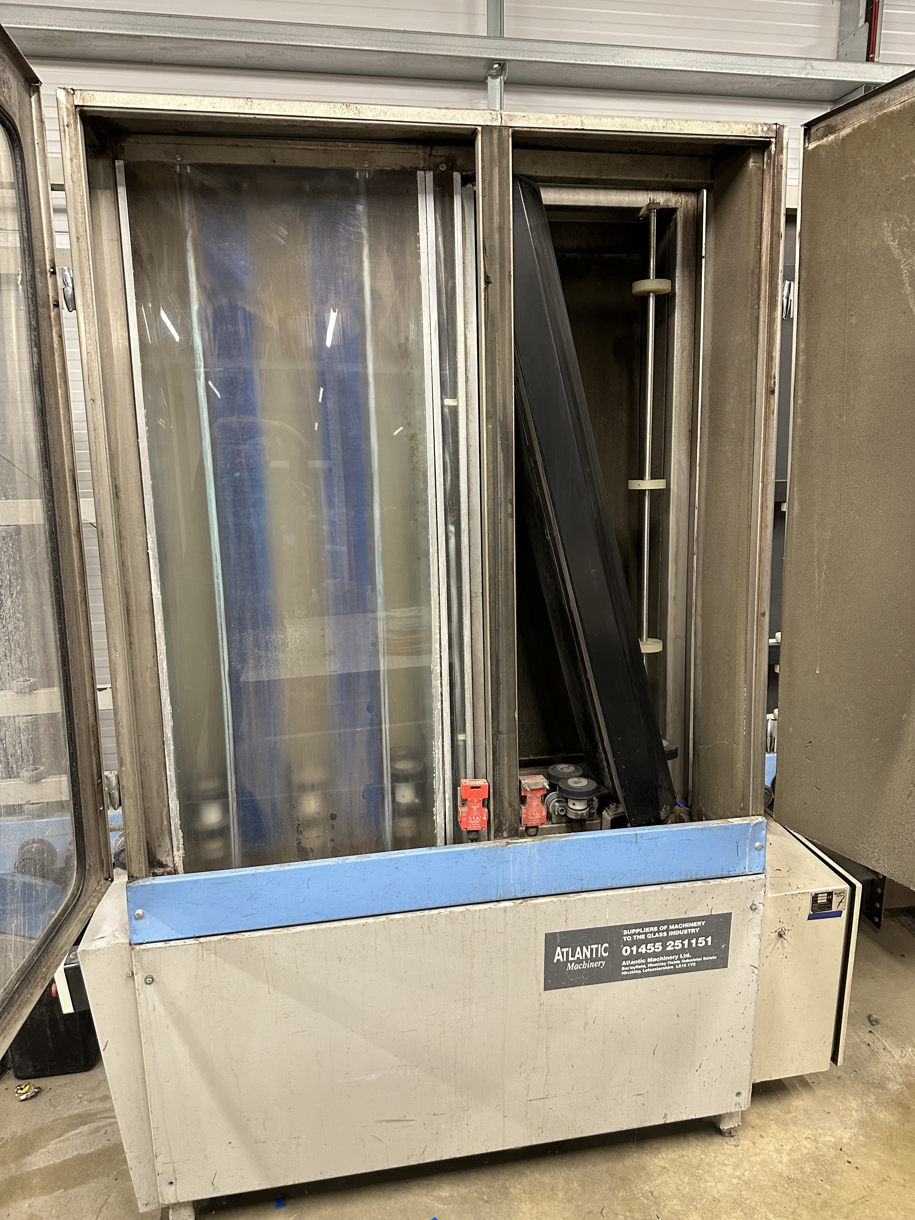 Atlantic 1300mm 4 brush glass washer (2003)