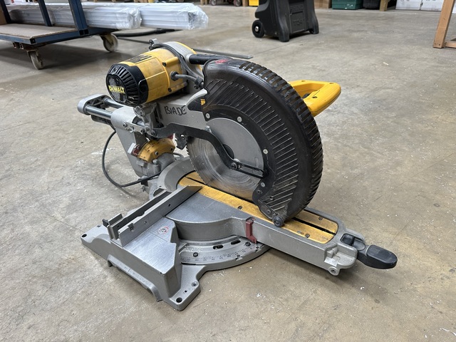 Dewalt DWS 780 mitre saw