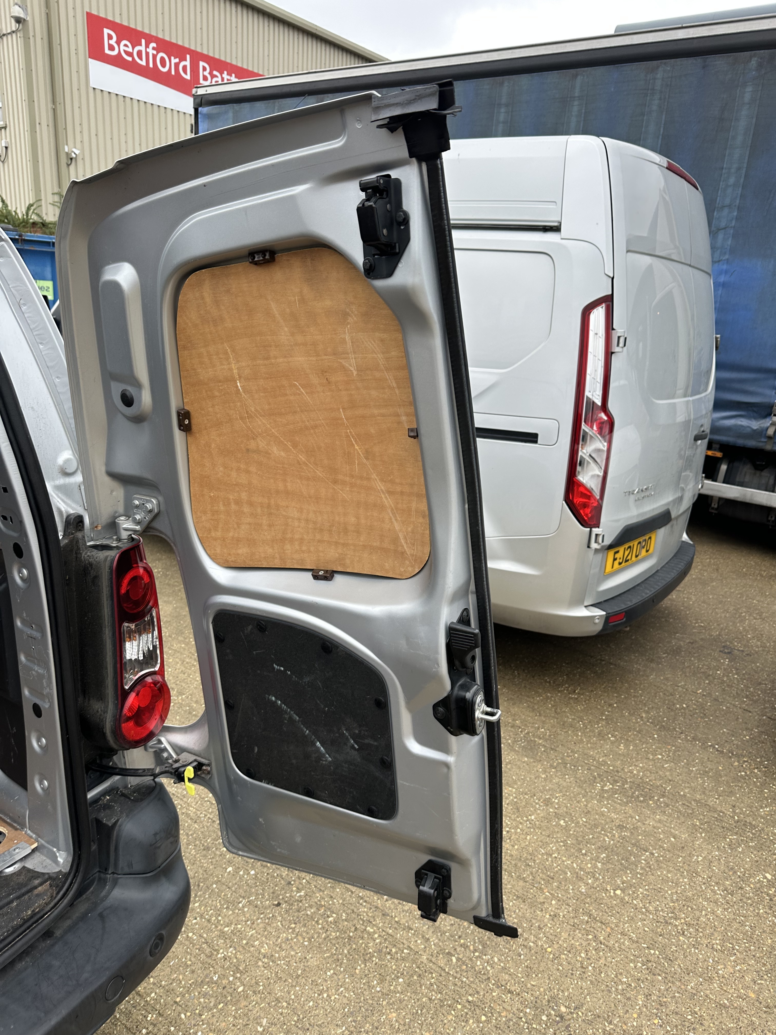 Peugeot Partner Professional L1 Blue HDI panel van Registration no: YX18 KKD