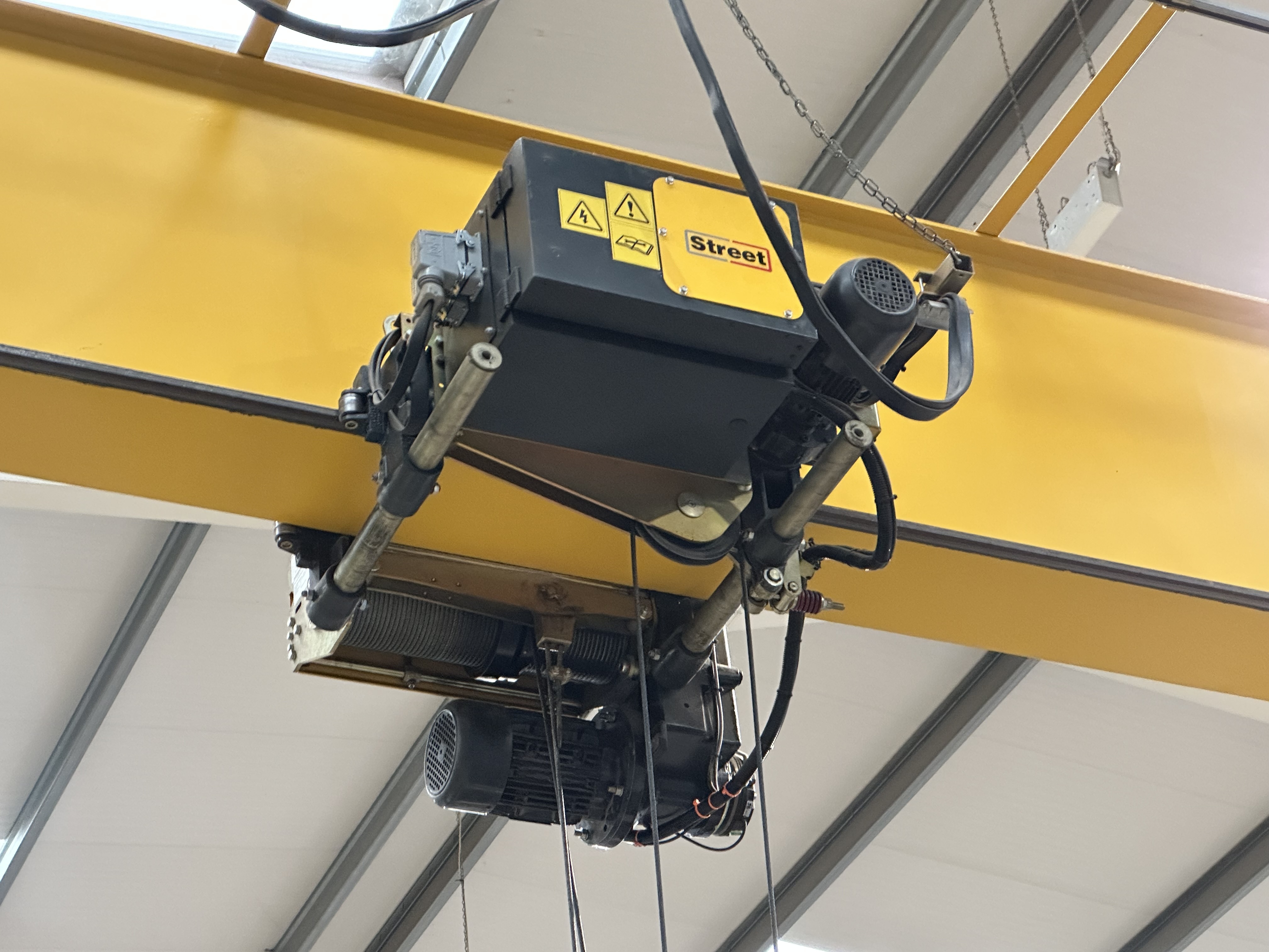 Lifting Systems 3.2ton SWL overhead travelling crane 