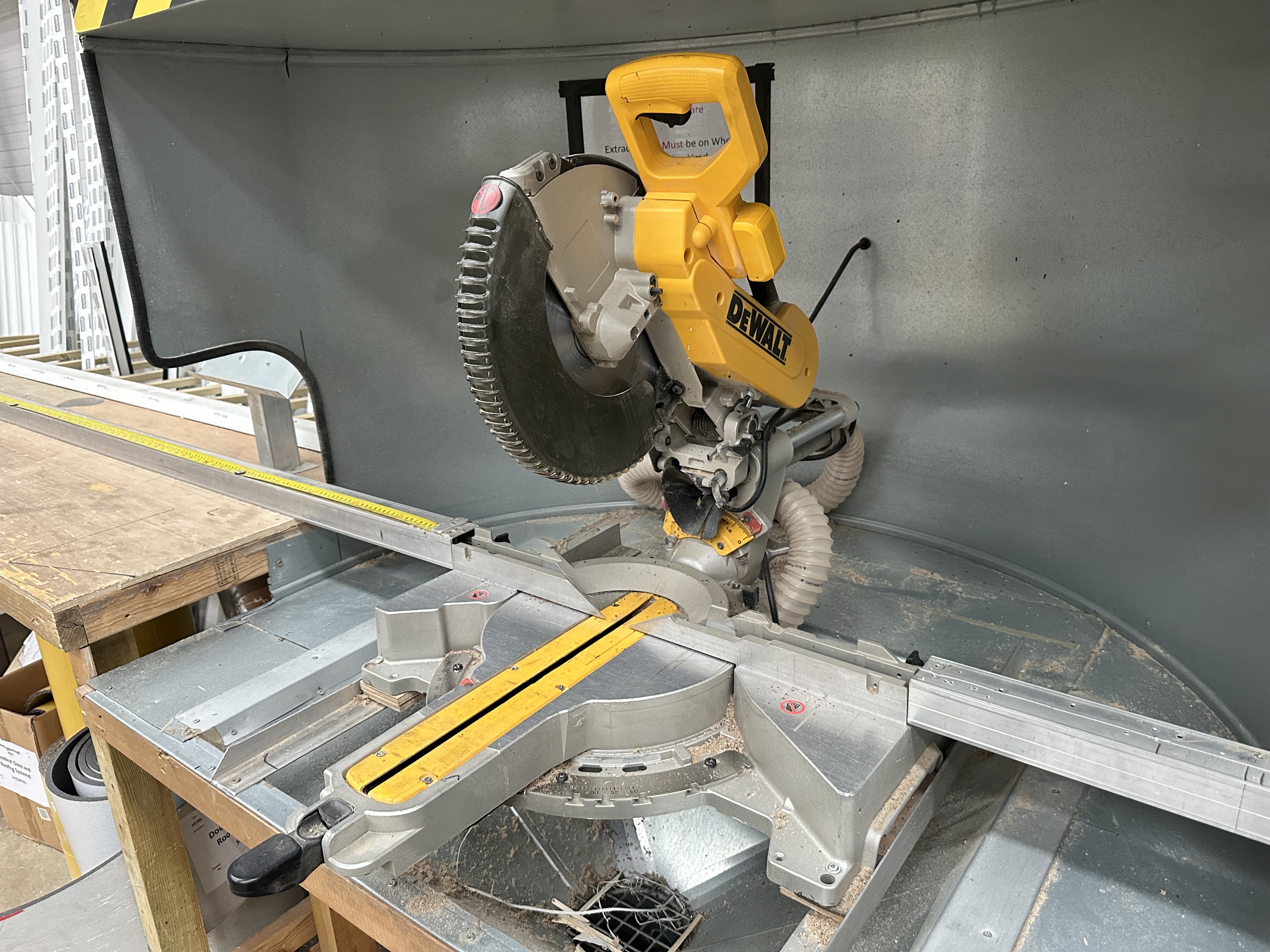 Dewalt DWS 780 mitre saw with twin bag extractor