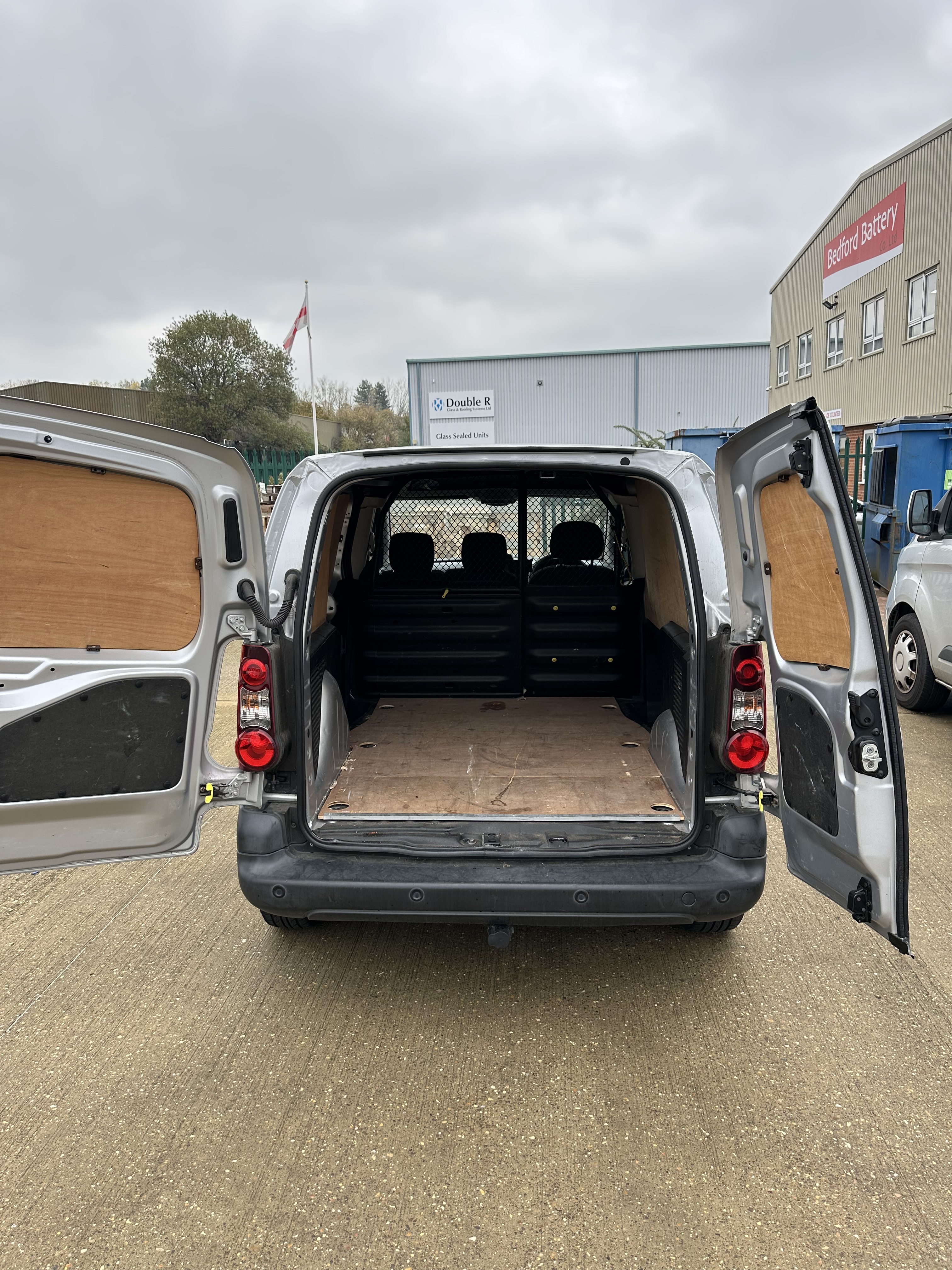 Peugeot Partner Professional L1 Blue HDI panel van Registration no: YX18 KKD