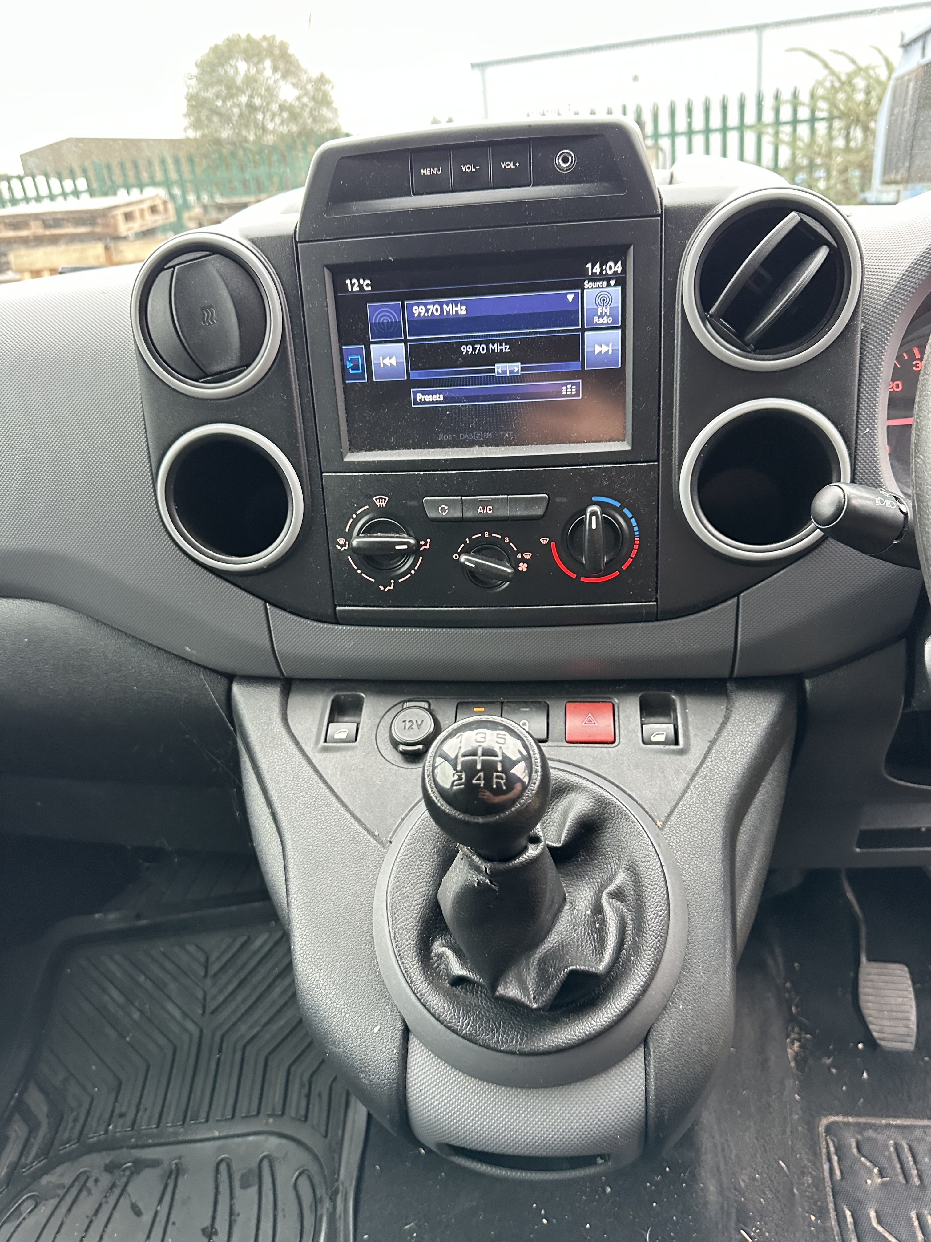 Peugeot Partner Professional L1 Blue HDI panel van Registration no: YX18 KKD