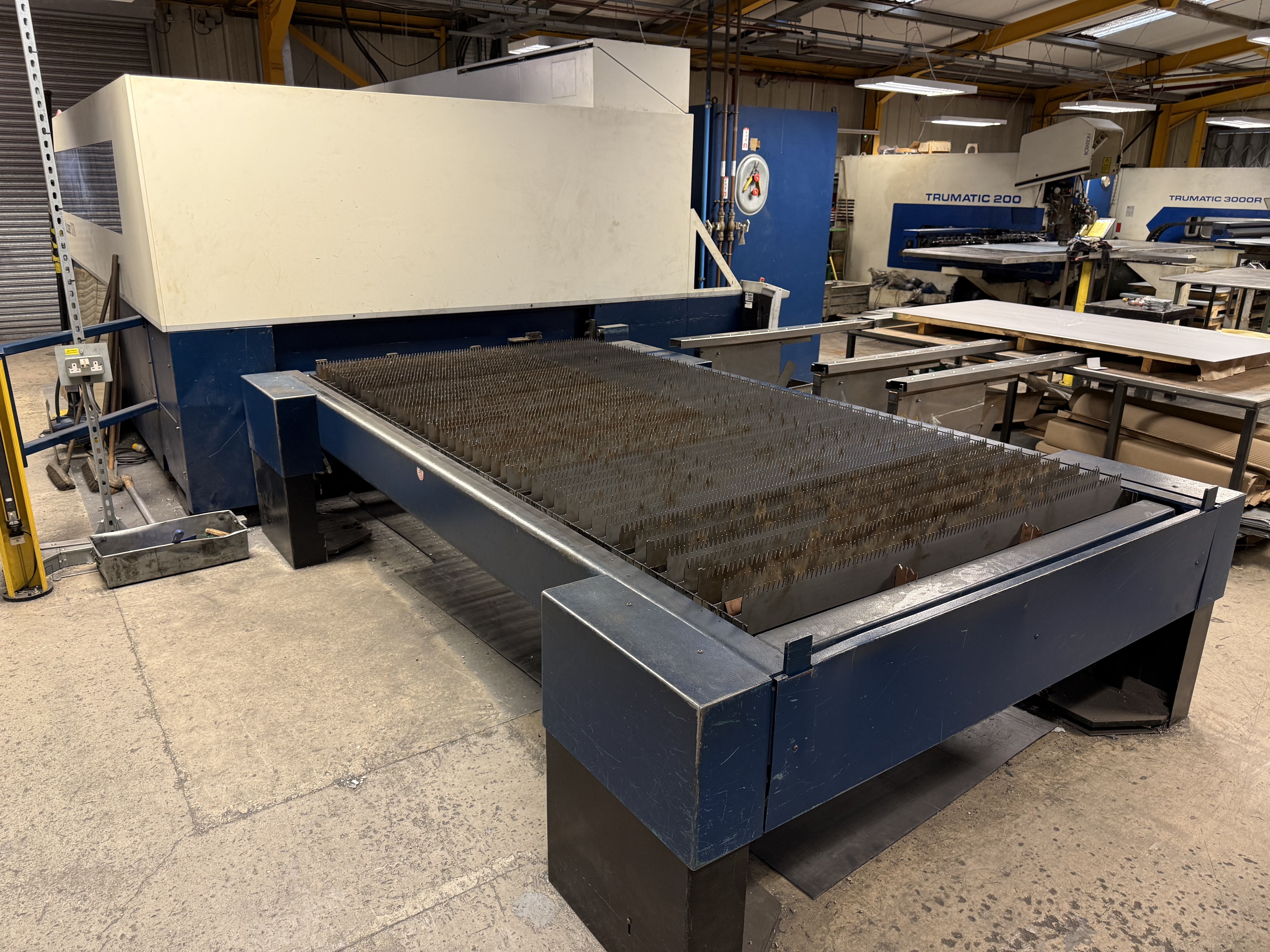 Trumpf Fibre TruLaser 3030 Flat Bed Laser Cutter (2013)