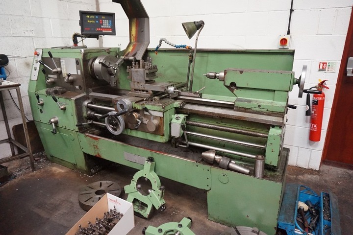 AFM (Poland) TUG 40 x 1000 Gap Bed Centre Lathe