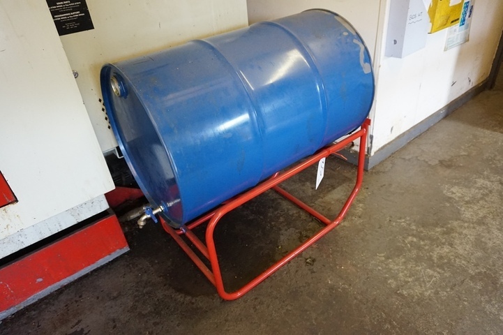 45 Gallon Drum on Stand with tap