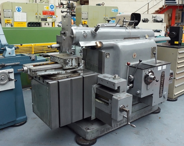 Butler 26" Super Shaper Tee Slotted Cube Table