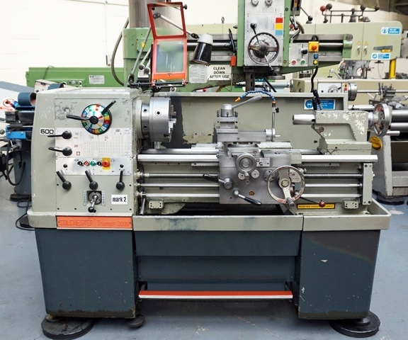 Colchester Triumph 2000 Straight Bed Centre Lathe