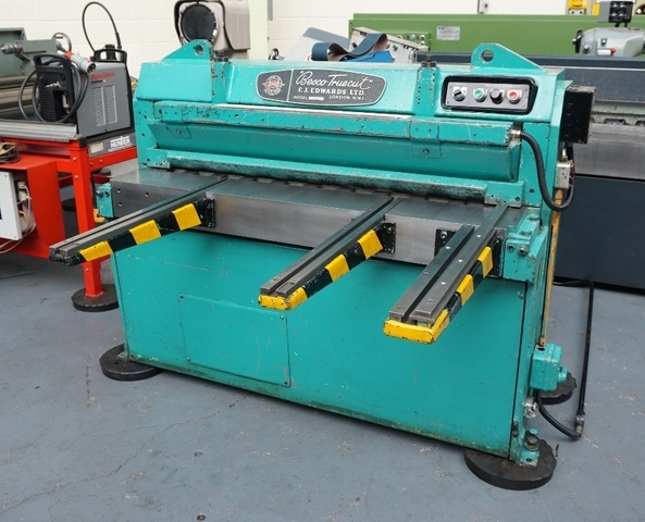 Edwards Besco Truecut Model 4/125 Power Guillotine