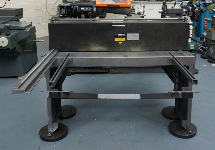 Waltons Model UTG/50/16 Treadle Guillotine