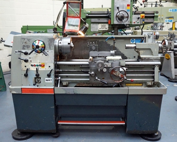 Colchester Triumph 2000 Straight Bed Centre Lathe