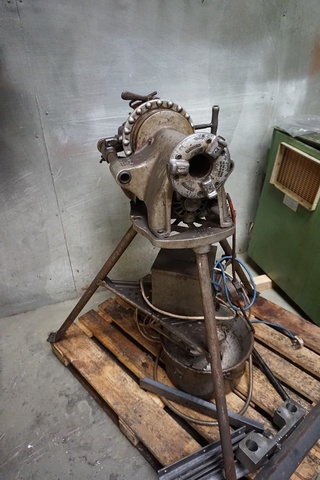 Rigid 300 Pipe Threading Machine