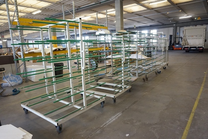 (6) Portable Glass Trolley’s