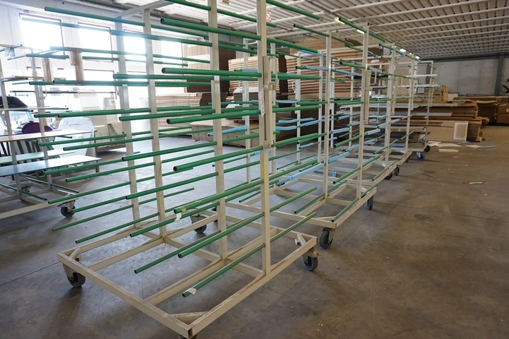 (5) Portable Glass Trolleys
