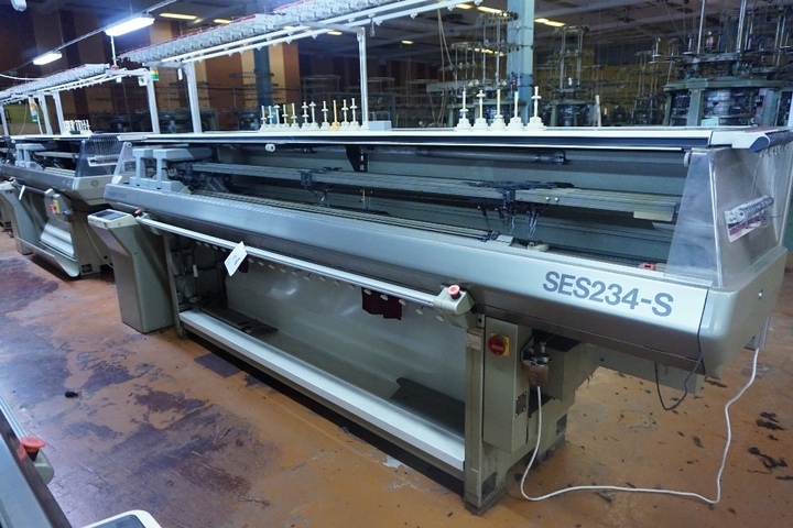 Shima Seiki Type SES 234S Flat Bed Knitting Machine
