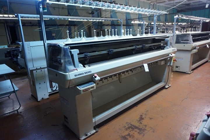 Shima Seiki Type SFE 202T Flat Bed Knitting Machine