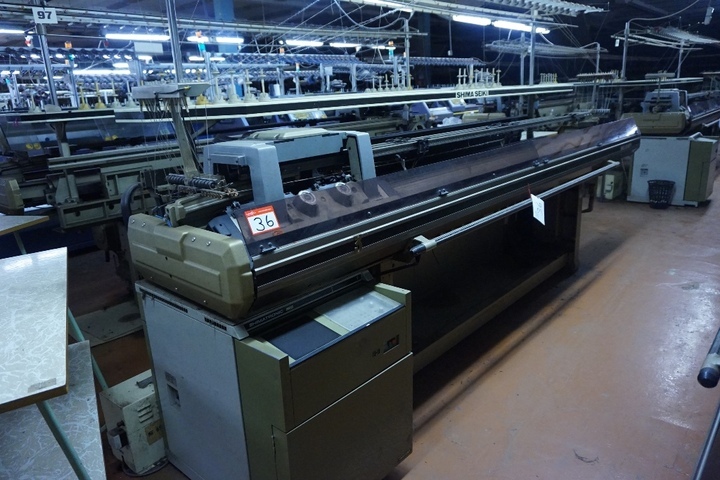 Shima Seiki Type SEC 202FF Flat Bed Knitting Machine