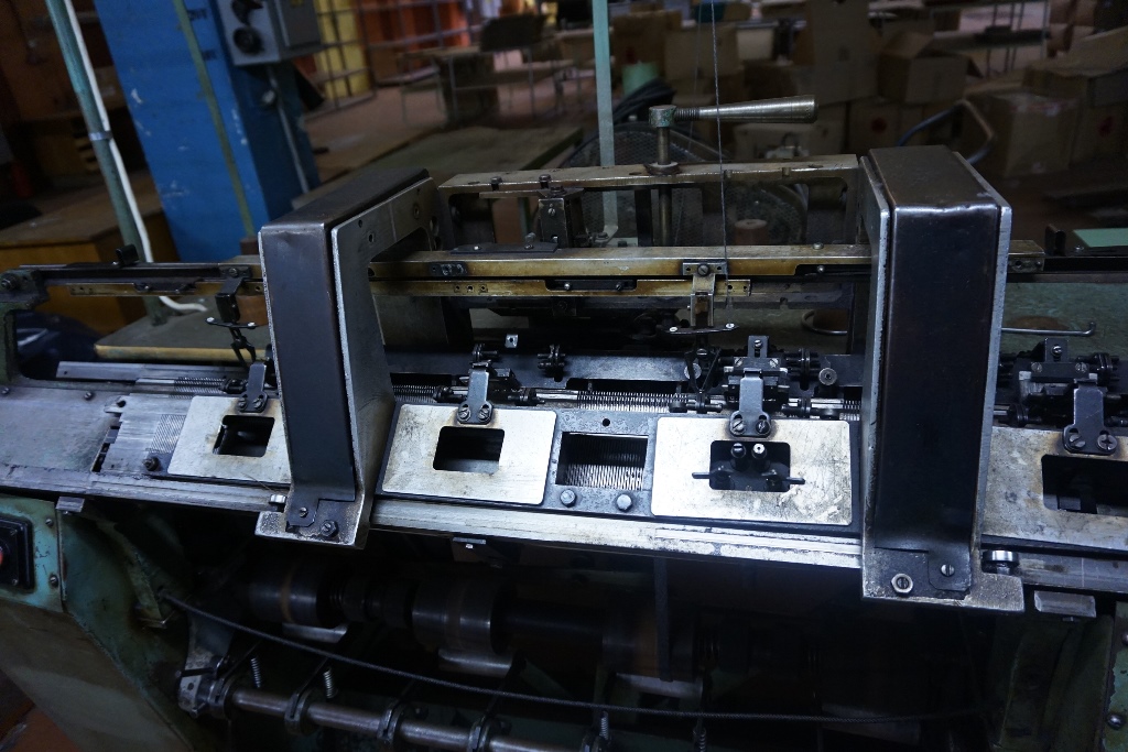 APB4-10 Flat Ribbon Machine