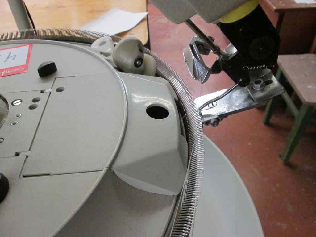 KMF '761.5.14' 14 point Linking Machine