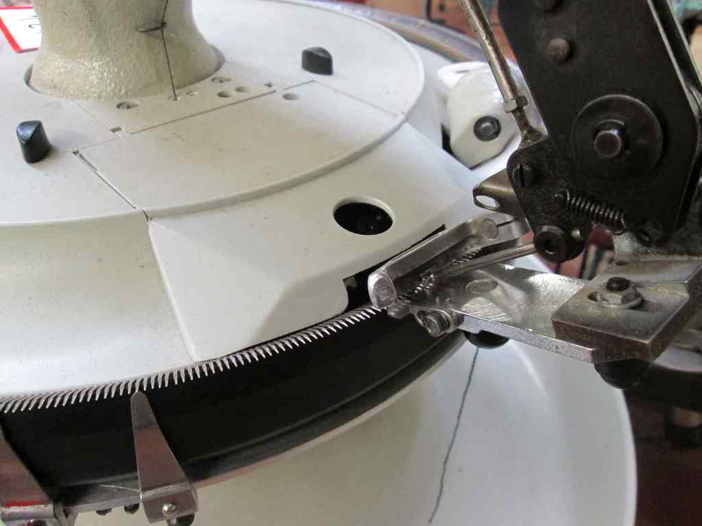 KMF '761.5.14' 14 point Linking Machine