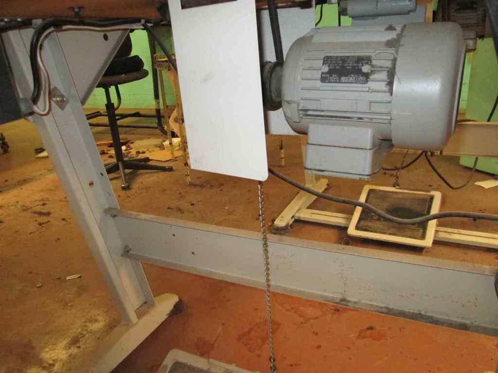 Juki 'MB373' Button Sewer