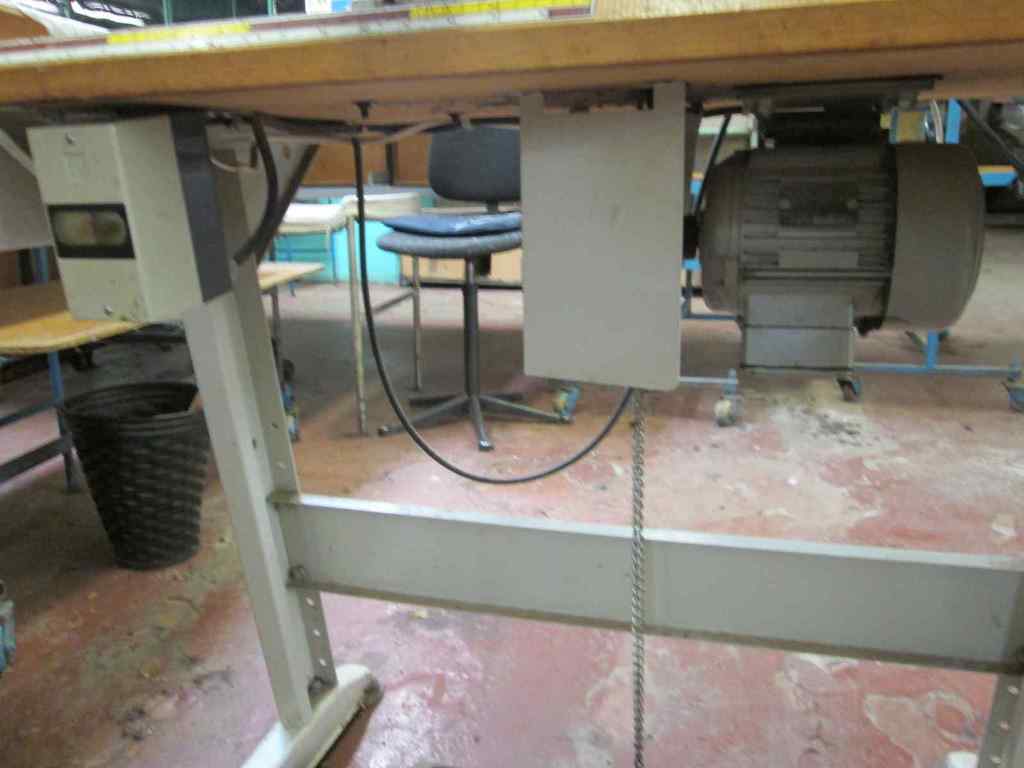 Juki 'MB373' Button Sewer