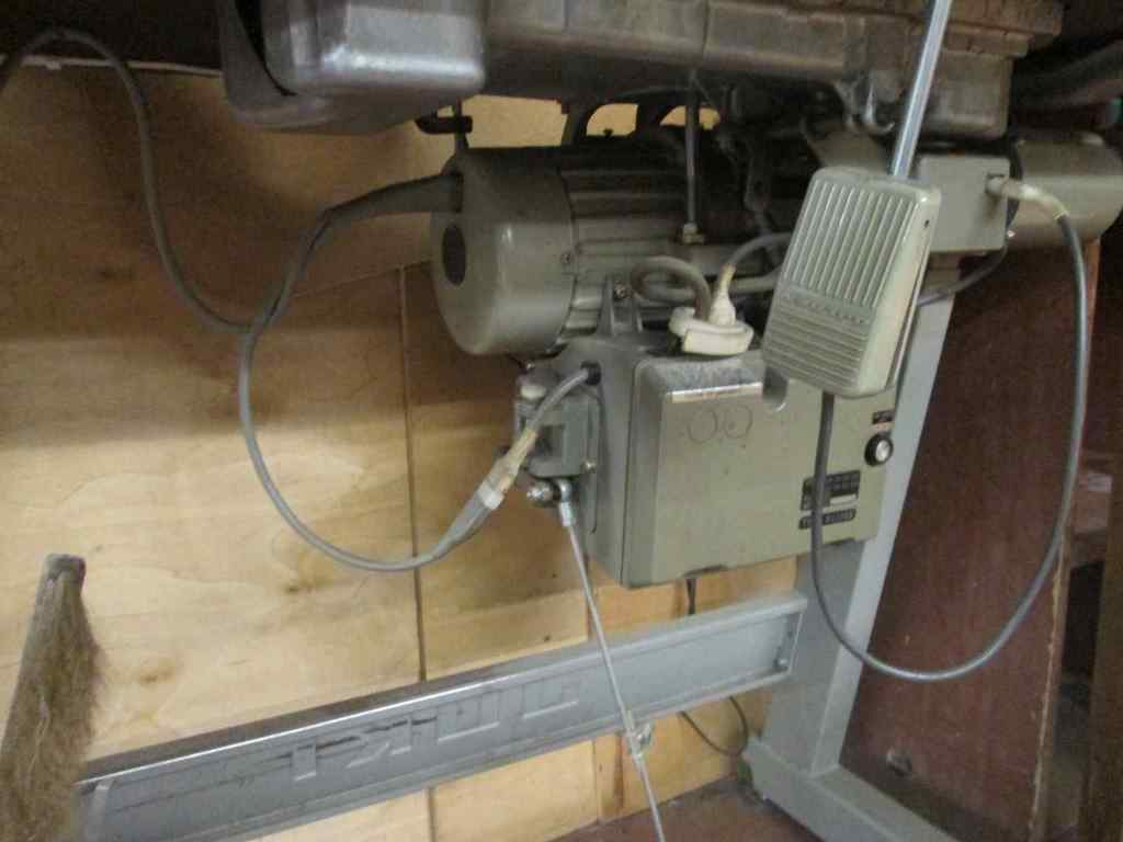 Juki 'DDL-555-5' Single Needle Lockstitch